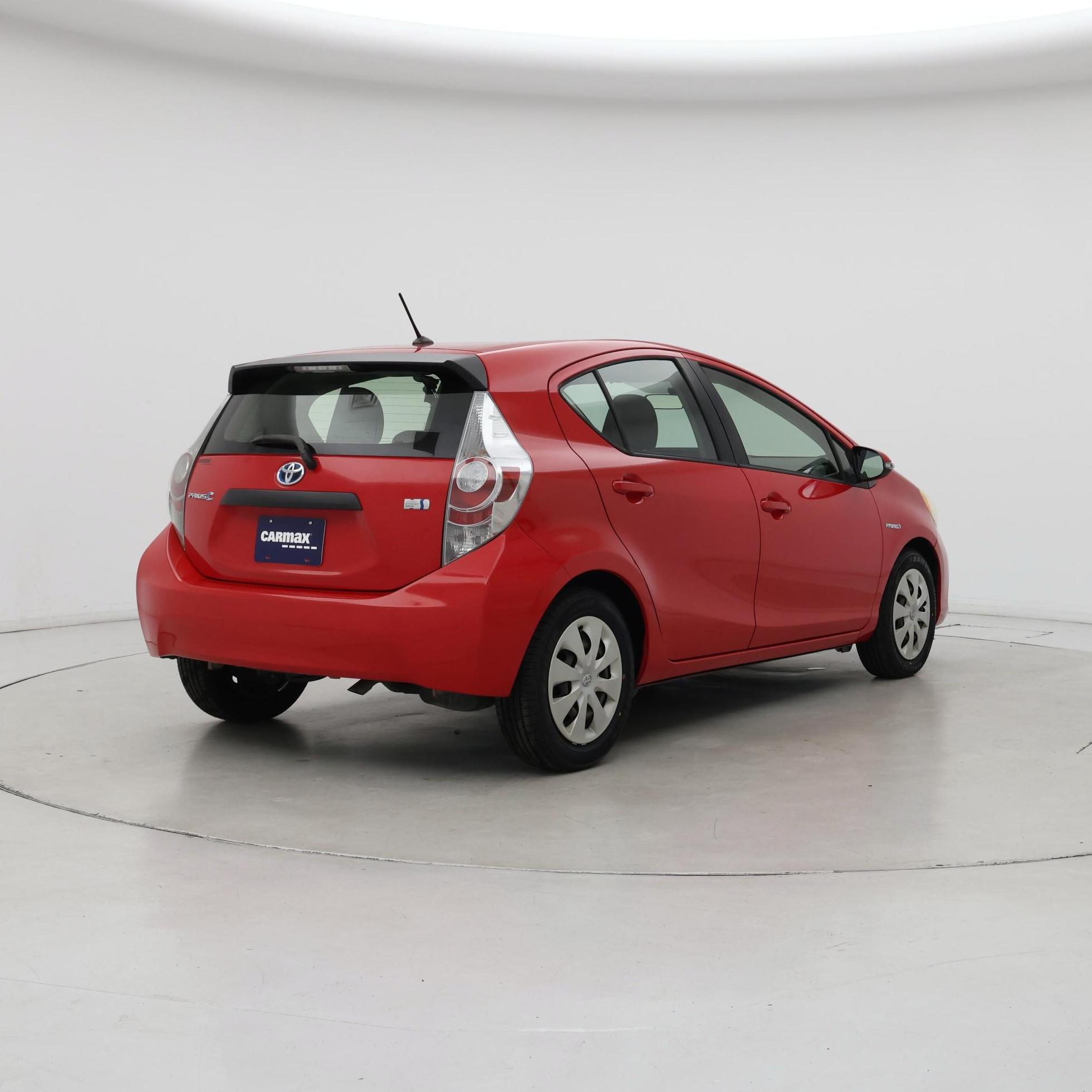 Thumbnail: 2013 Toyota Prius c - 8