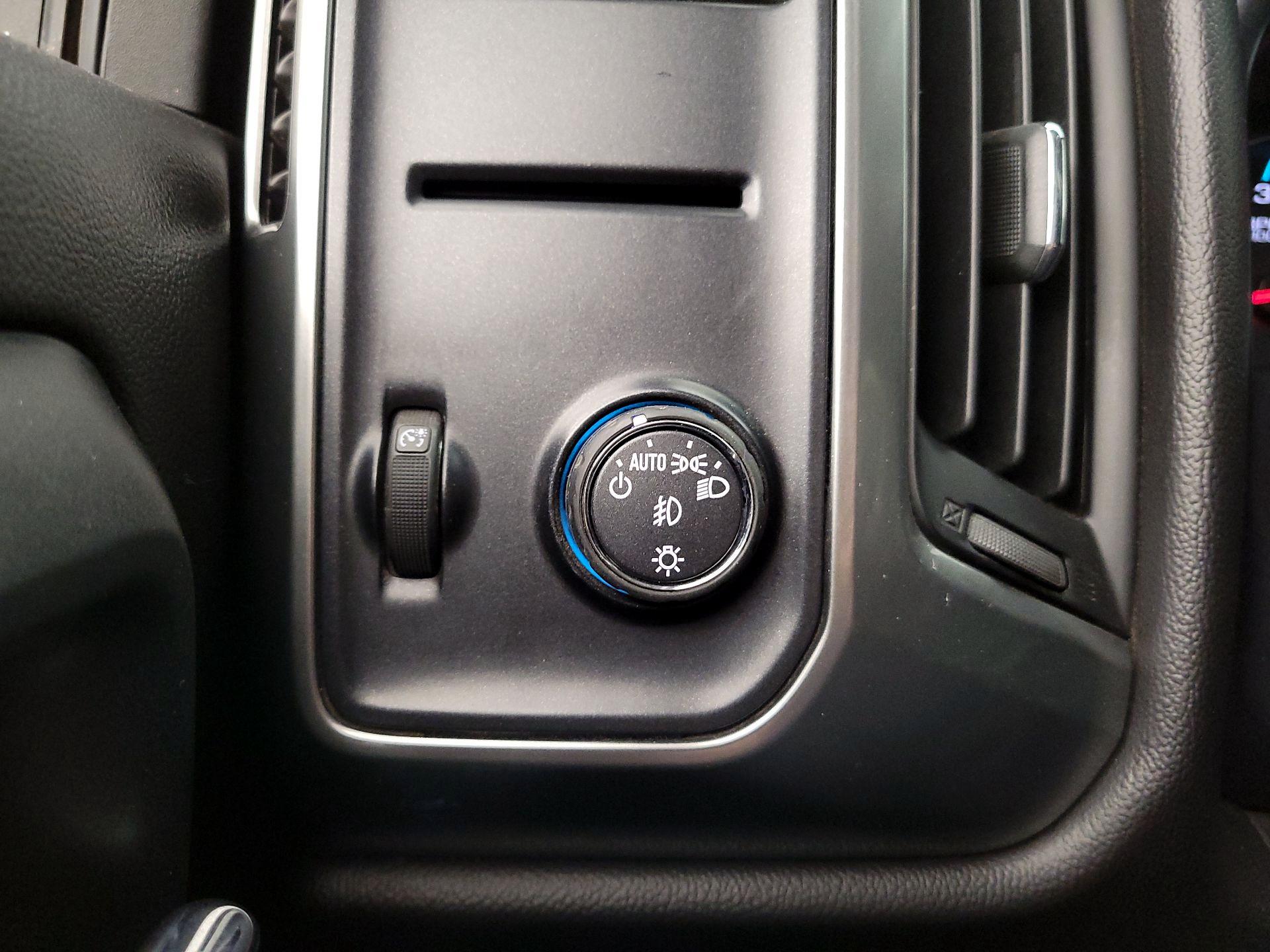 Thumbnail: 2015 Chevrolet Silverado 1500 - 13