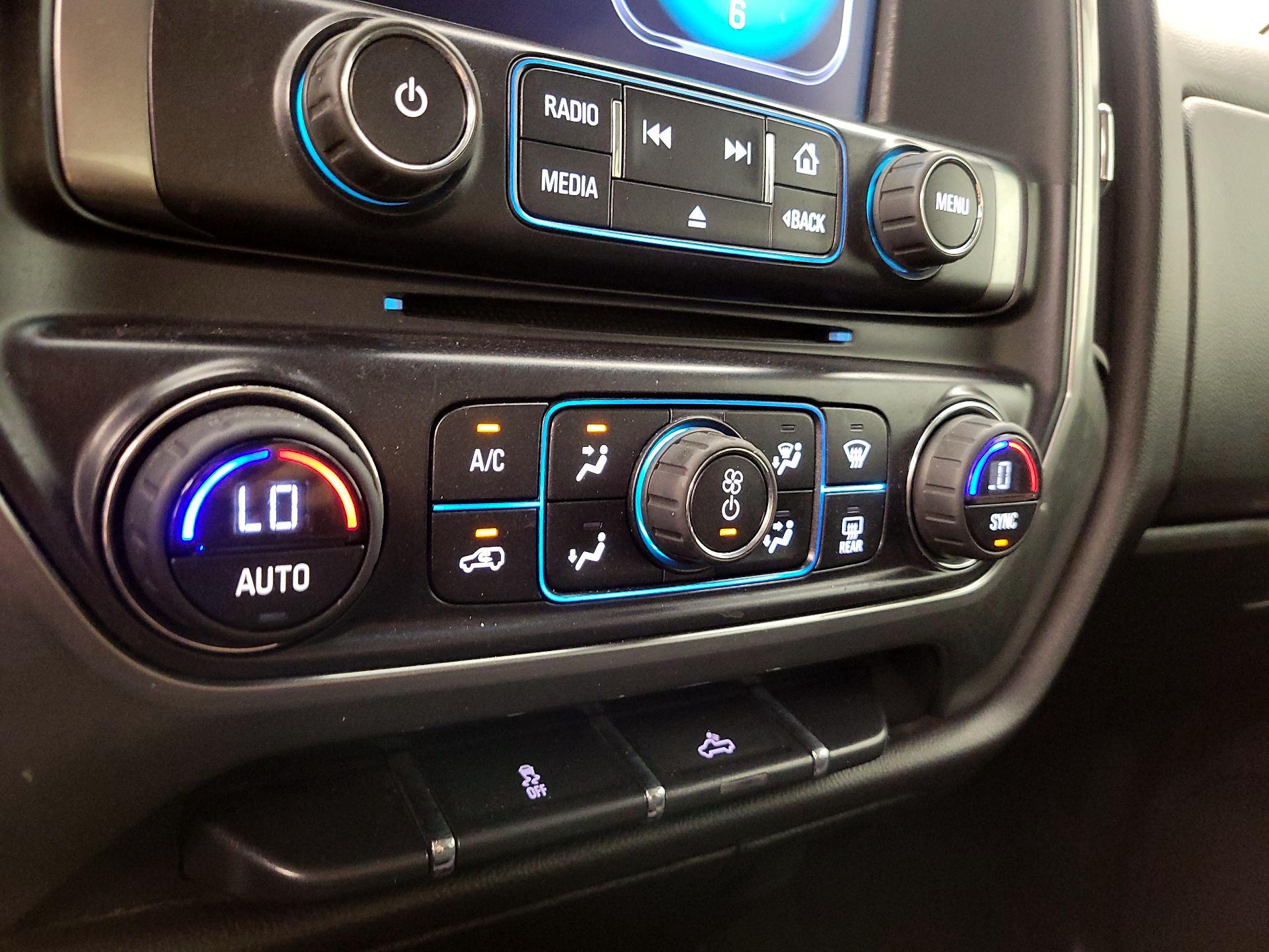 Thumbnail: 2015 Chevrolet Silverado 1500 - 17