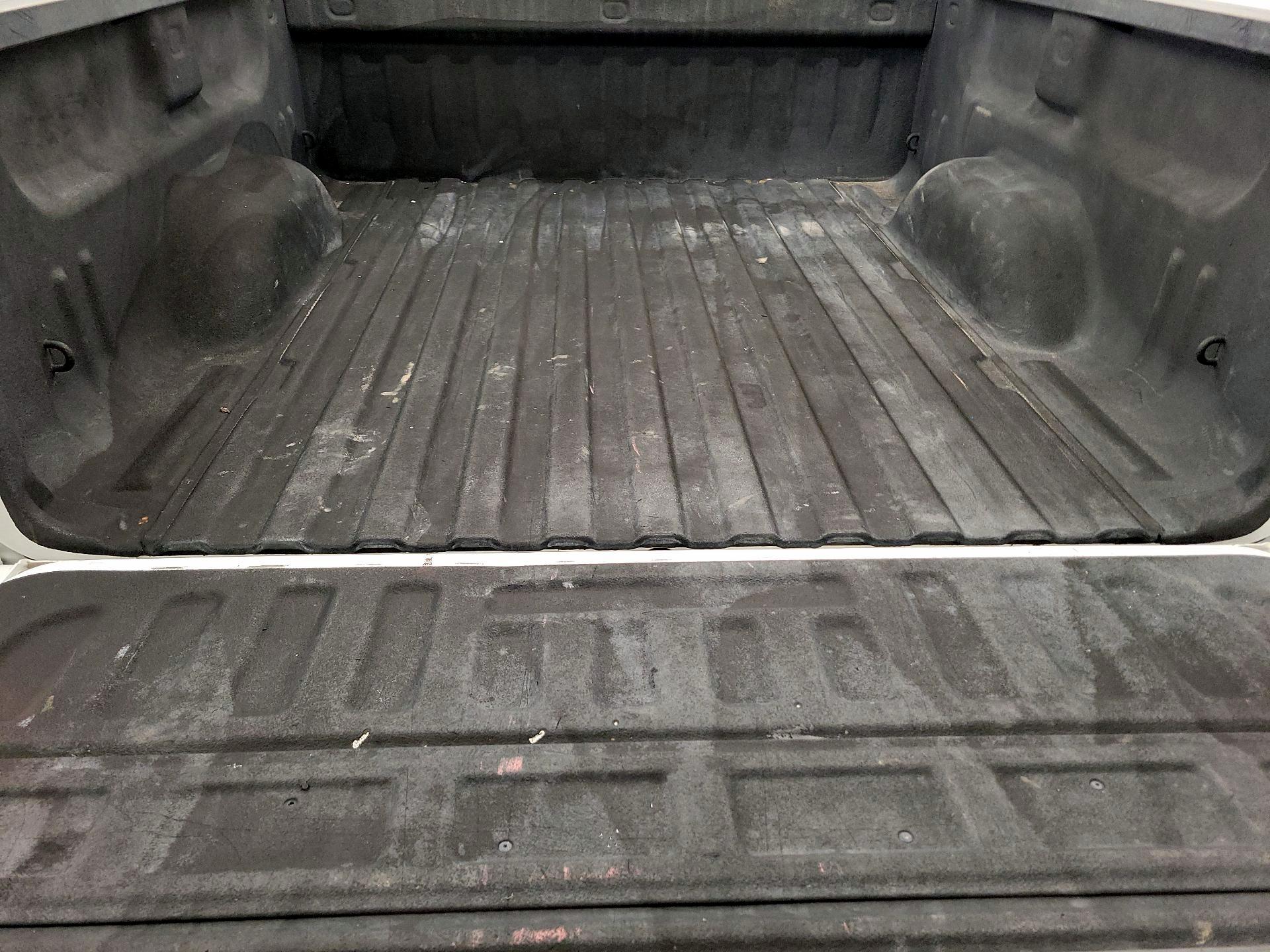 Thumbnail: 2015 Chevrolet Silverado 1500 - 20