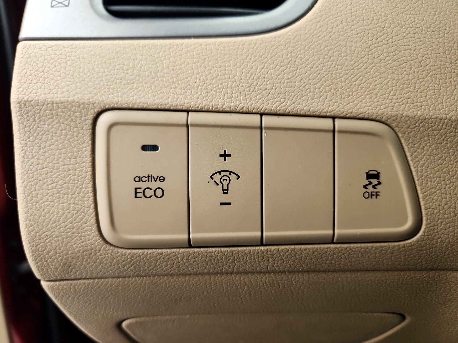 Thumbnail: 2013 Hyundai Elantra - 13