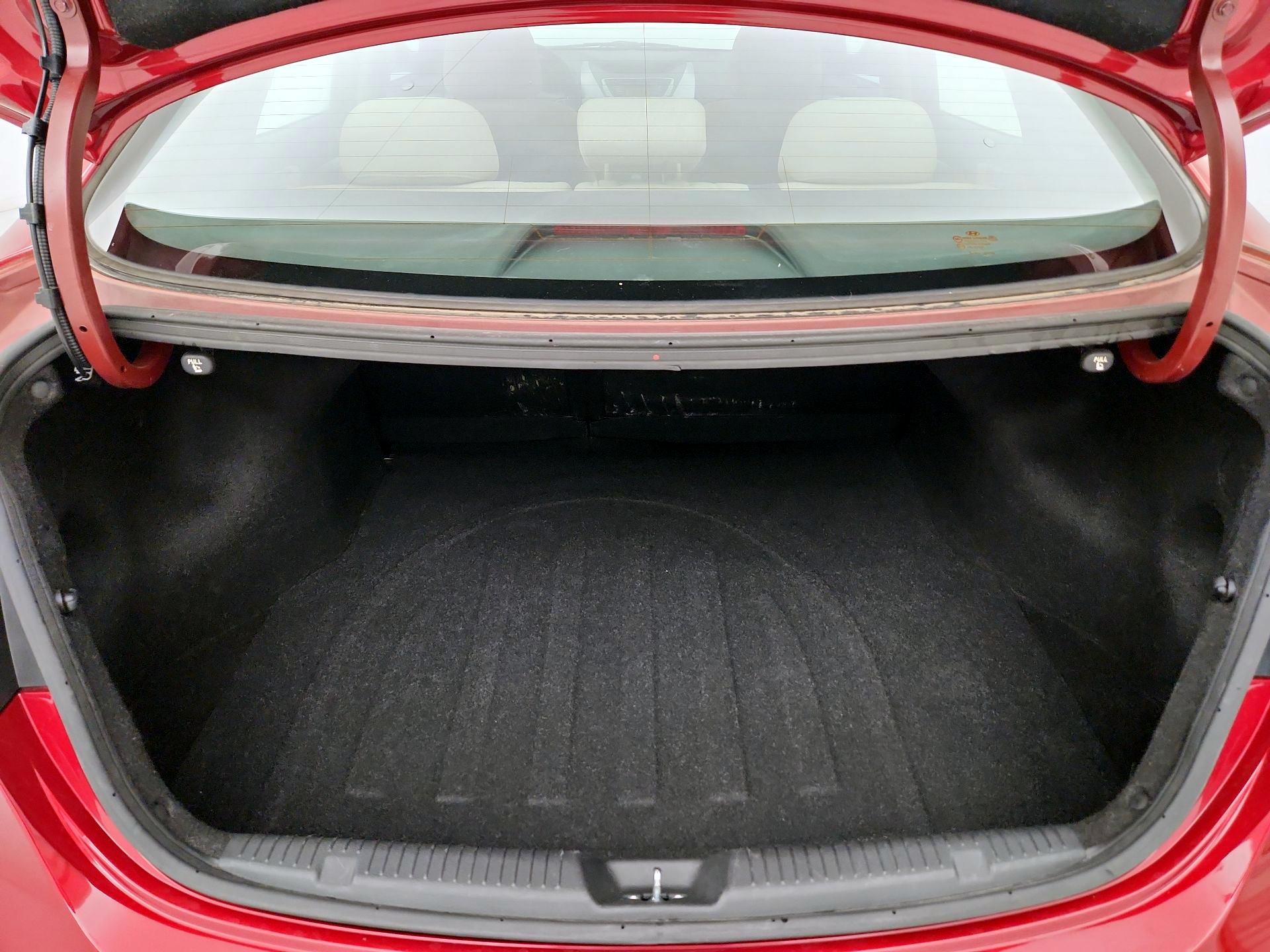 Thumbnail: 2013 Hyundai Elantra - 19