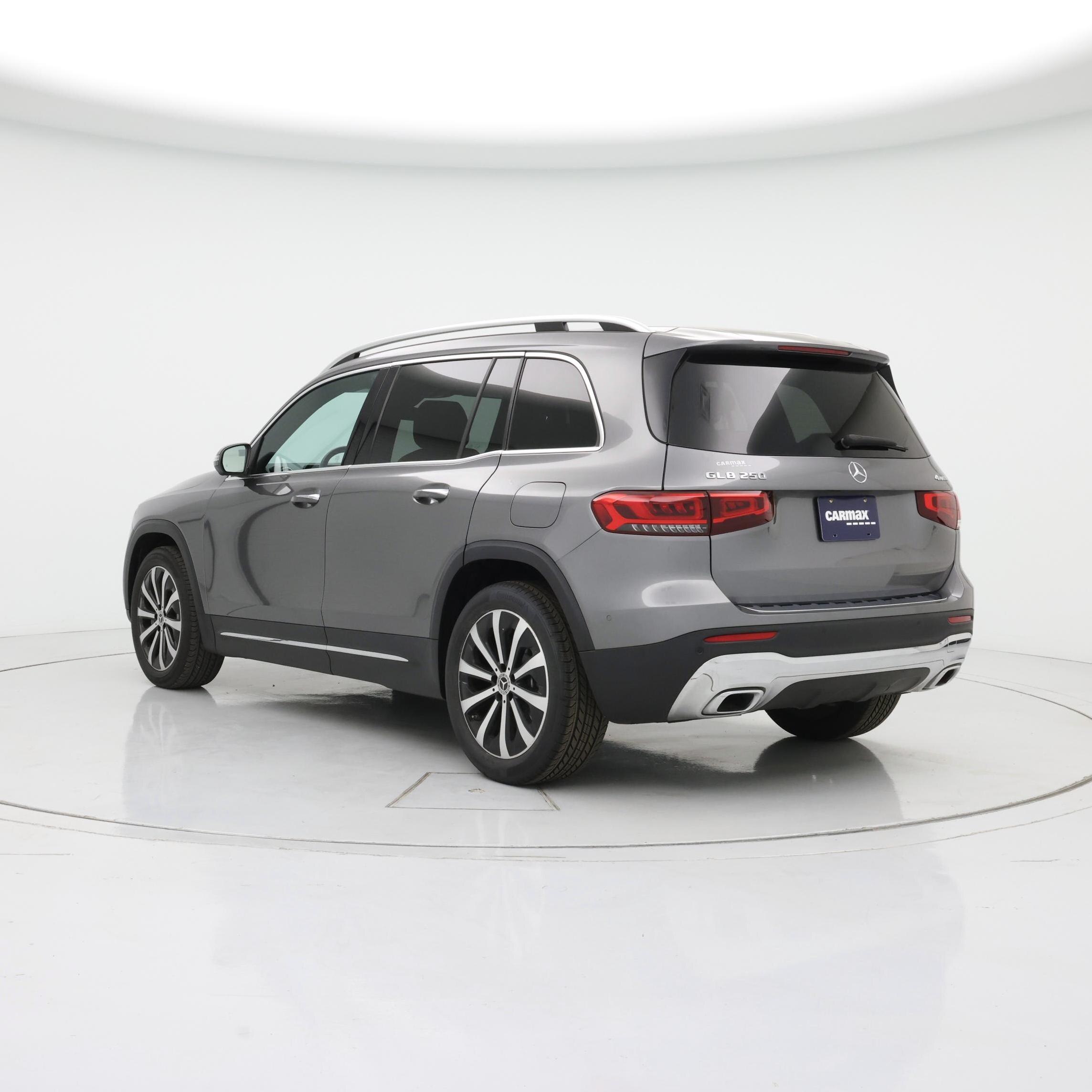 Thumbnail: 2020 Mercedes-Benz GLB - 2
