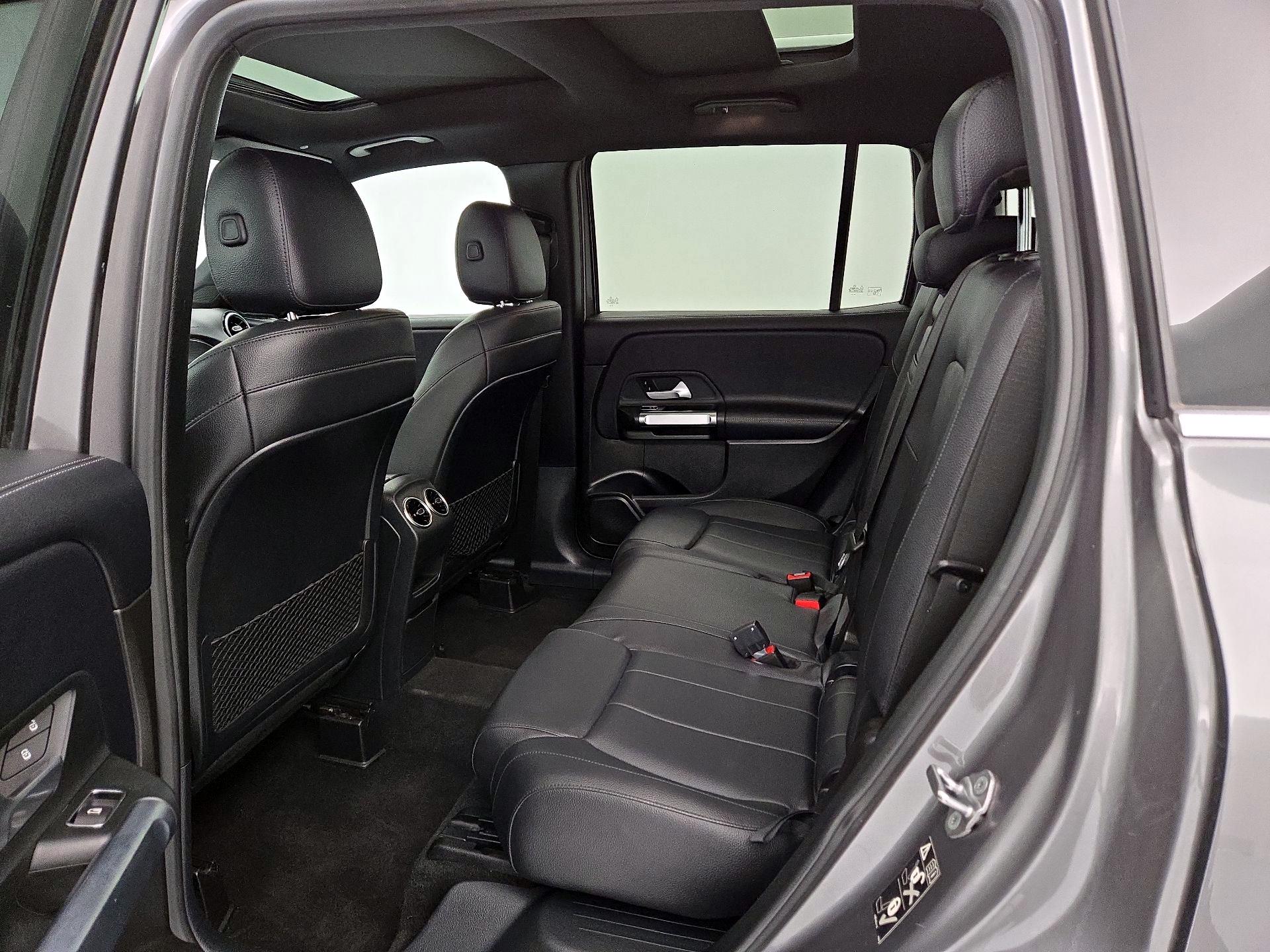 Thumbnail: 2020 Mercedes-Benz GLB - 20