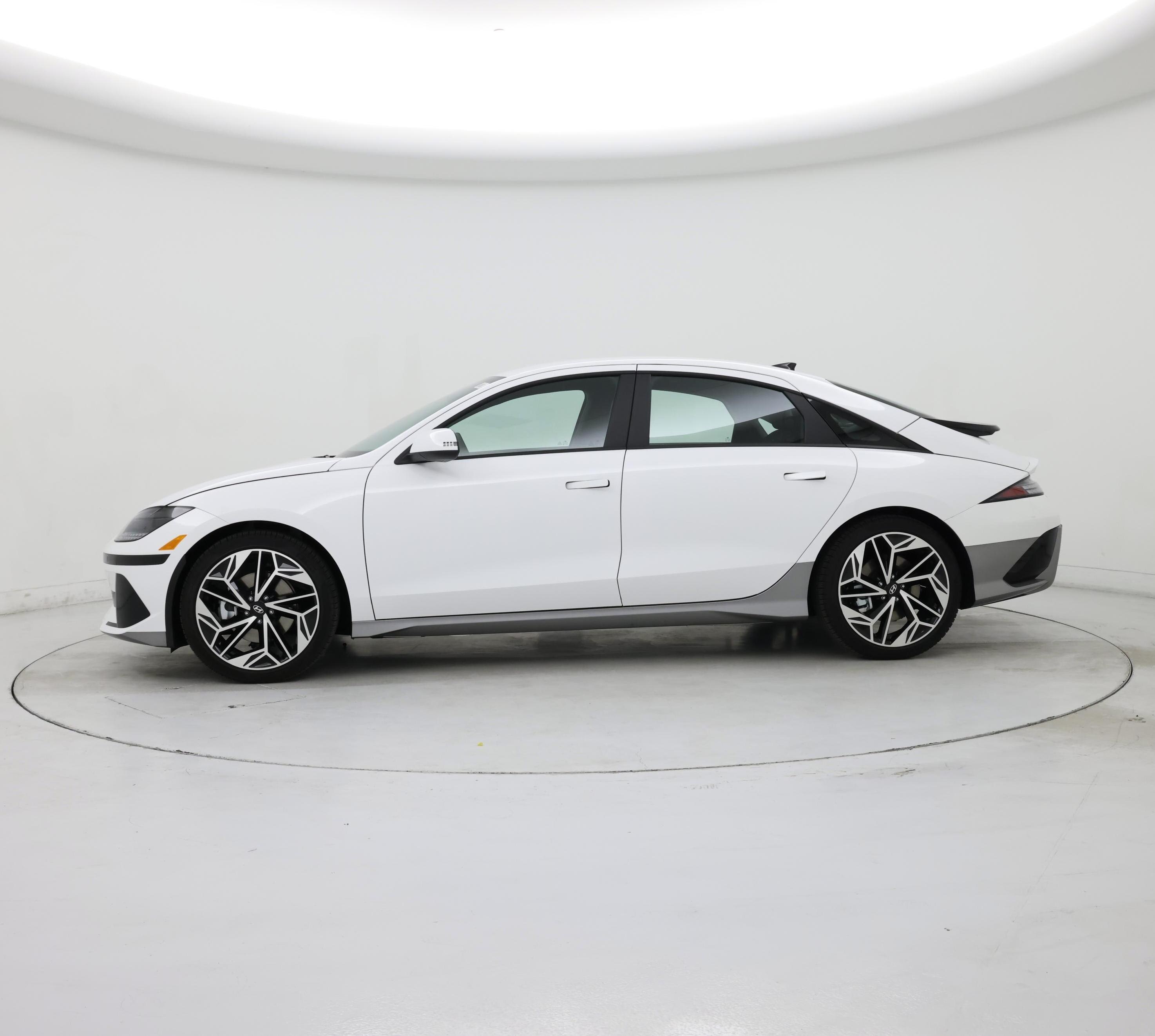 Thumbnail: 2024 Hyundai Ioniq 6 - 3