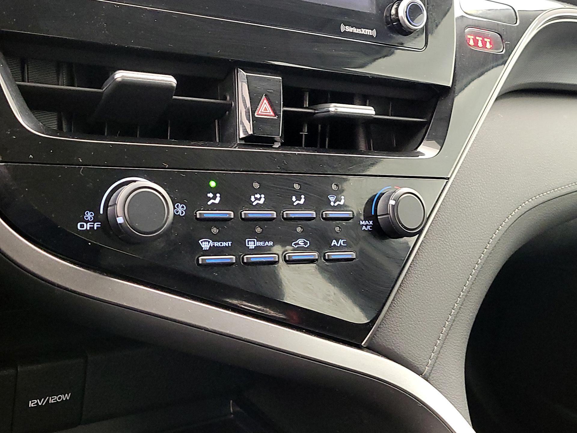 Thumbnail: 2021 Toyota Camry - 16