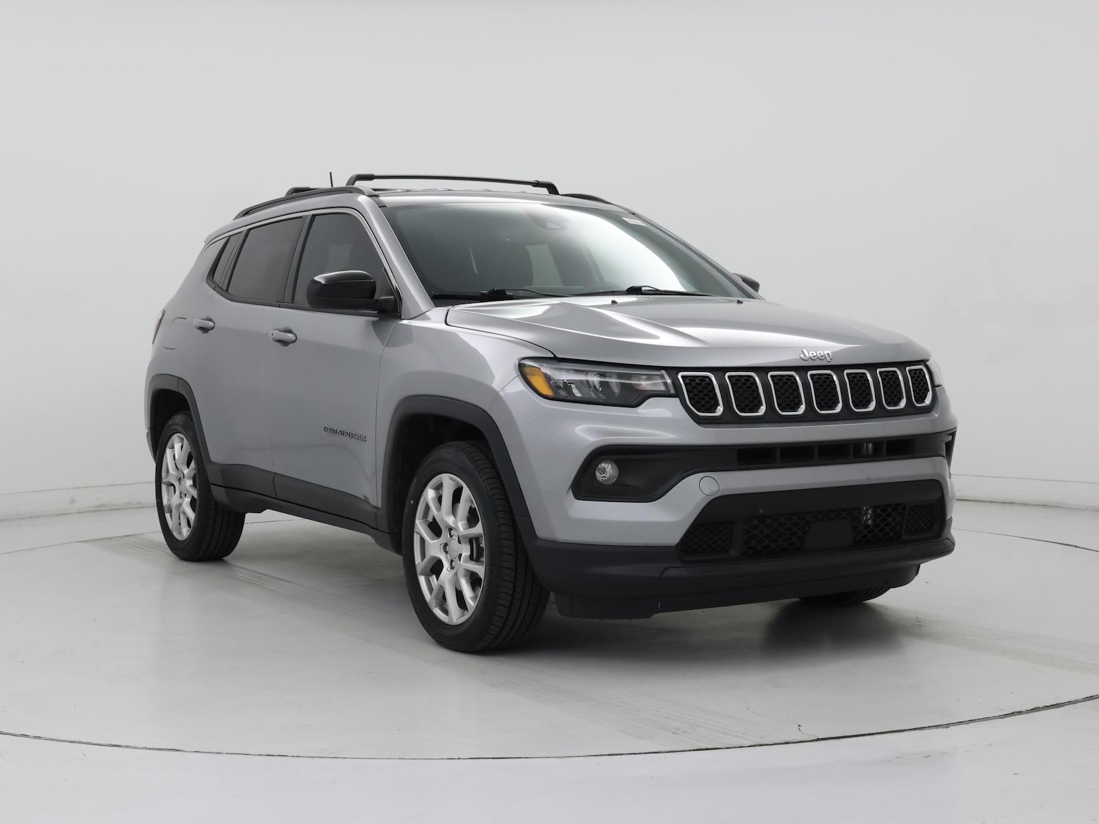 Image 2 of 2023 Jeep Compass Latitude Lux
