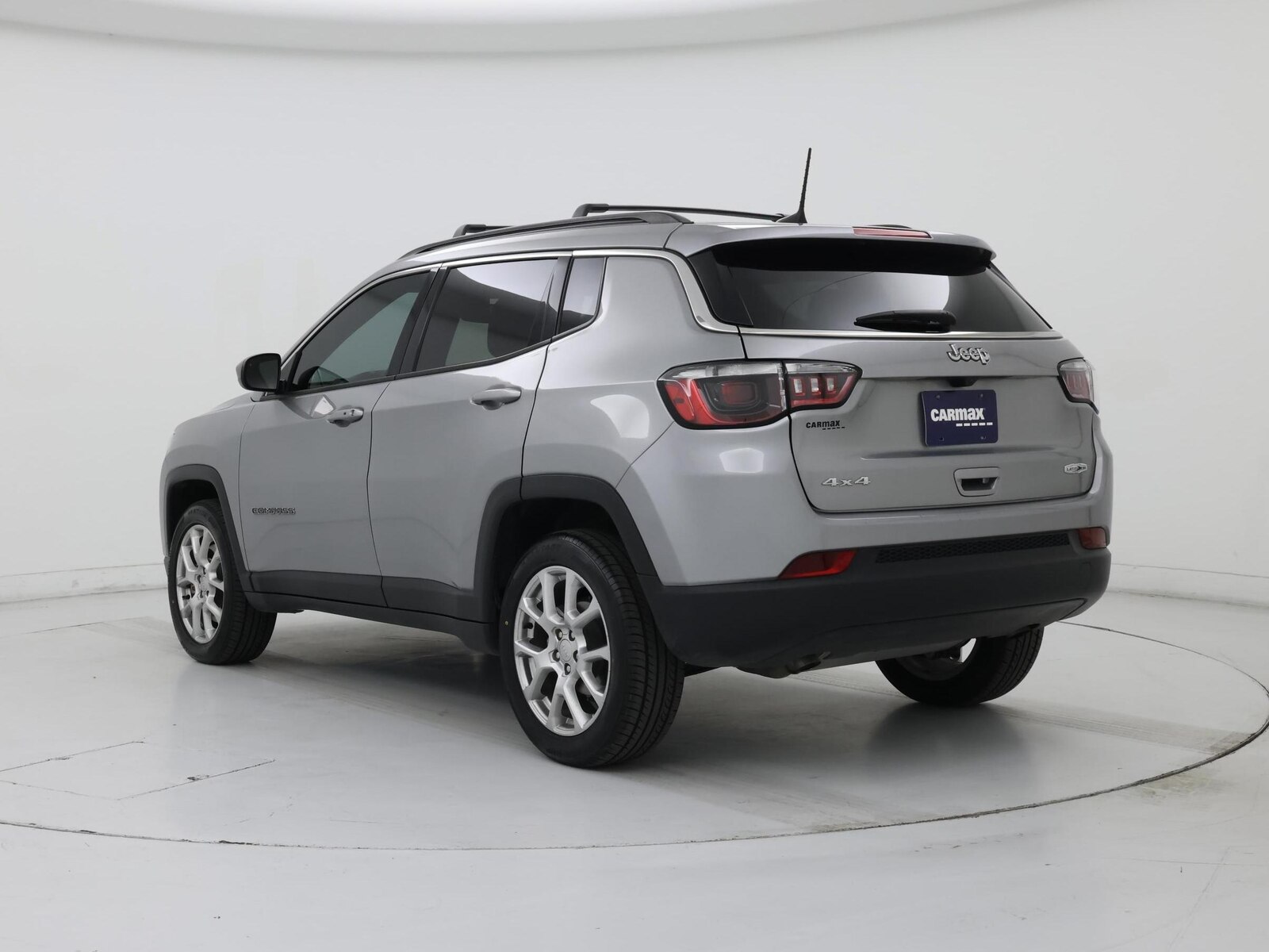 Image of 2023 Jeep Compass Latitude Lux