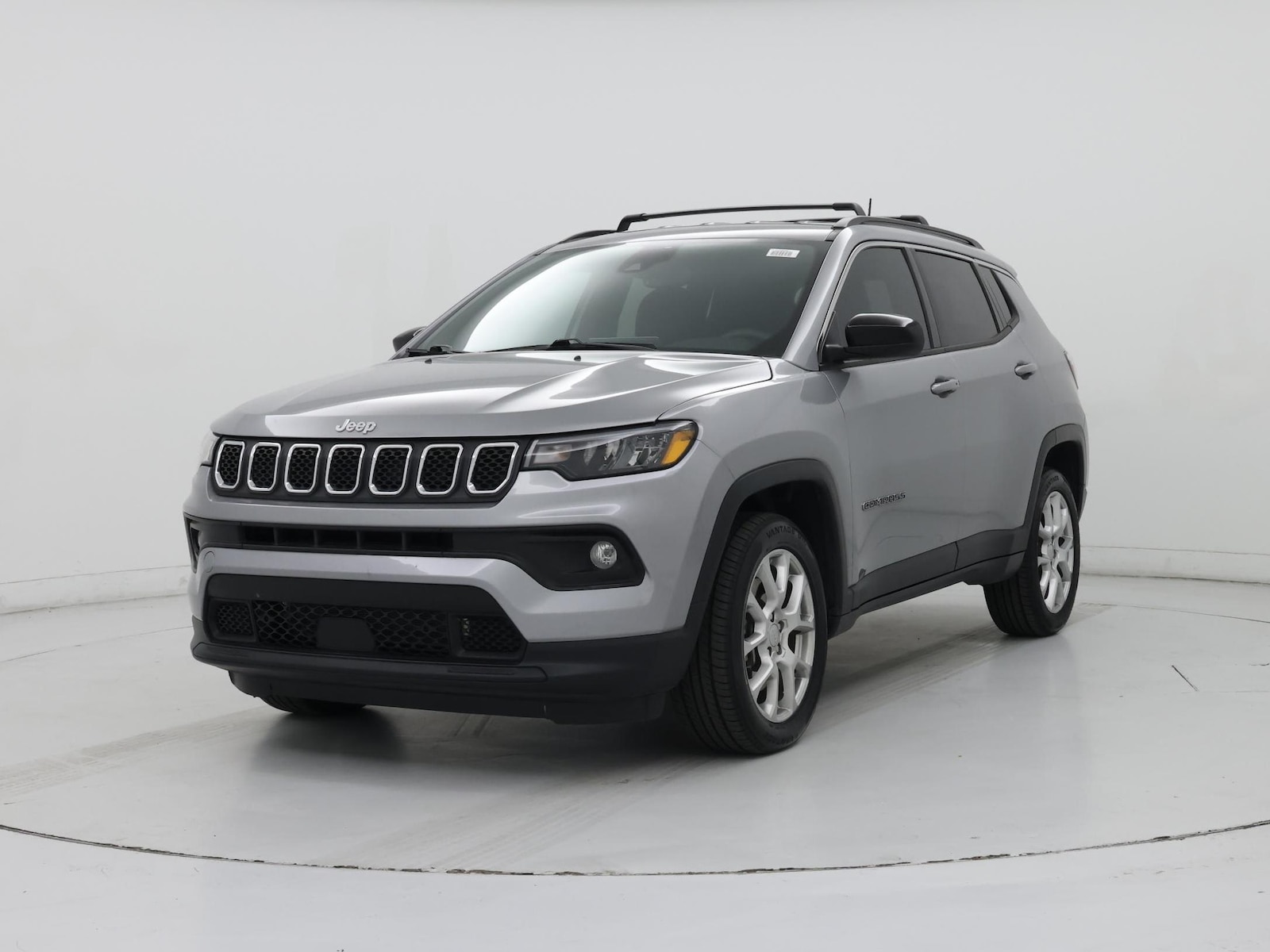 Image of 2023 Jeep Compass Latitude Lux