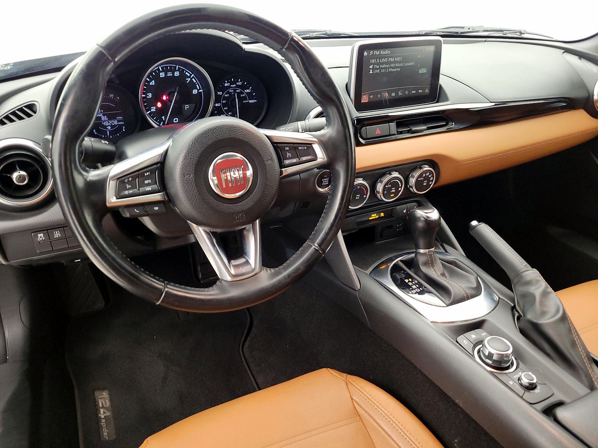 Thumbnail: 2017 Fiat 124 Spider - 9