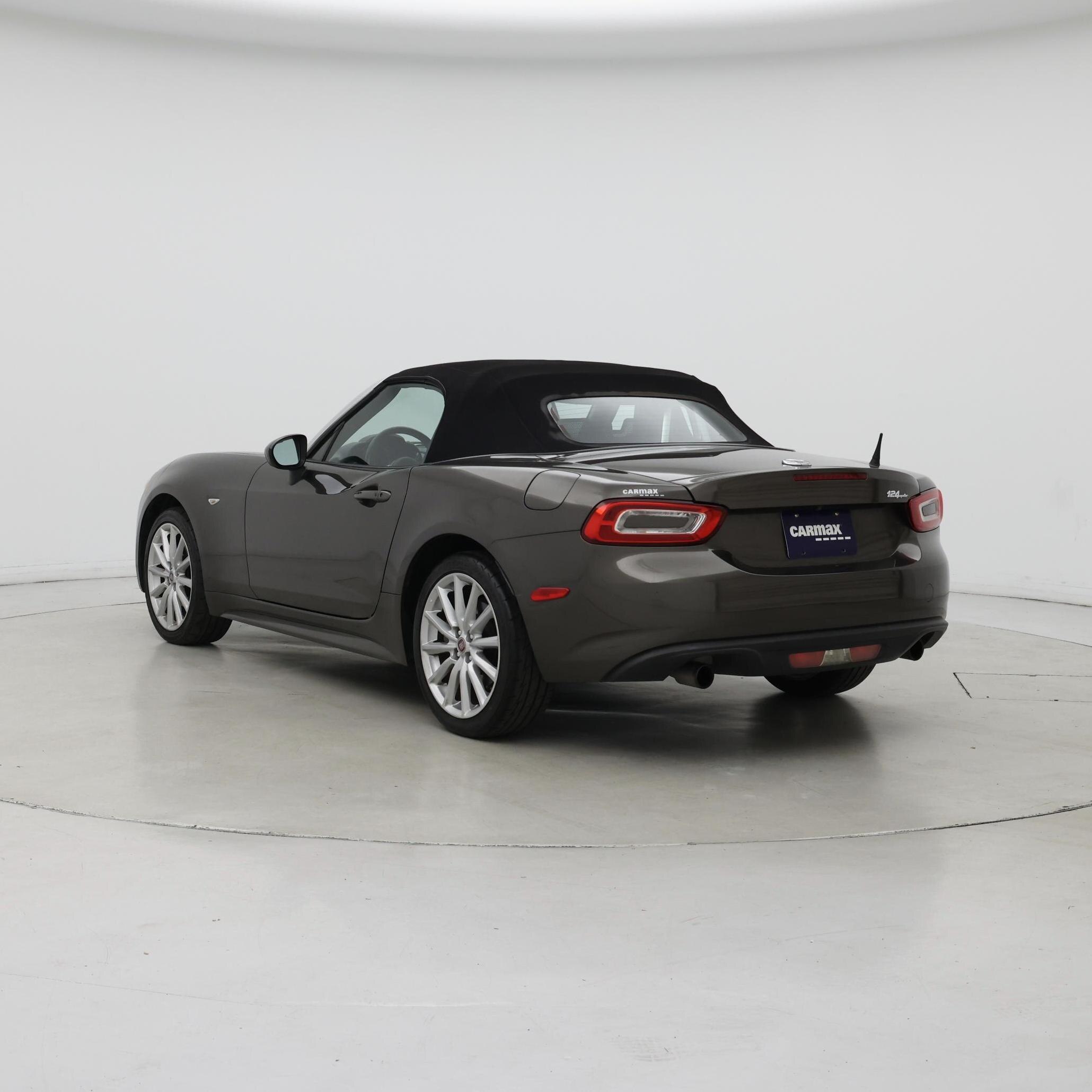 Thumbnail: 2017 Fiat 124 Spider - 2