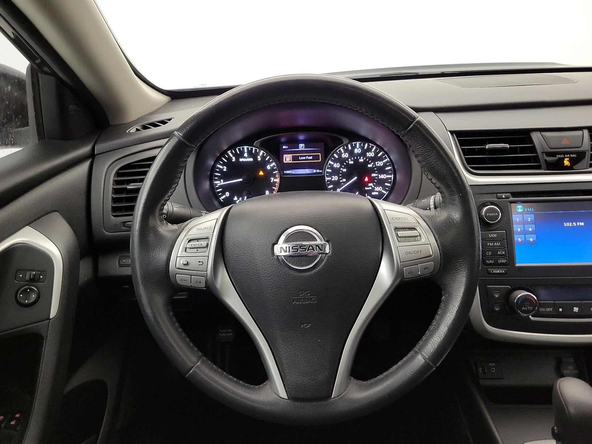 Thumbnail: 2016 Nissan Altima - 10