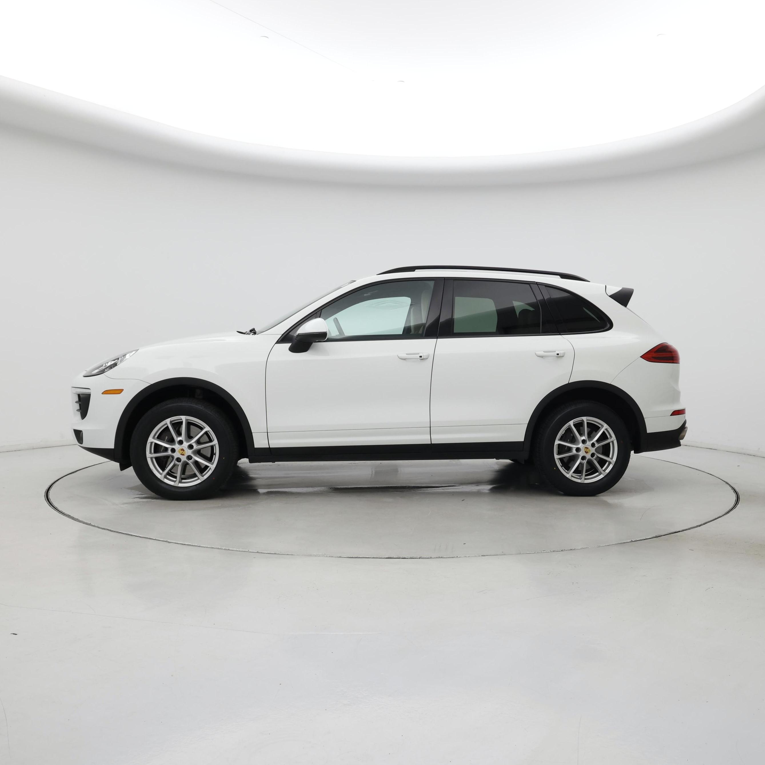 Thumbnail: 2018 Porsche Cayenne - 3