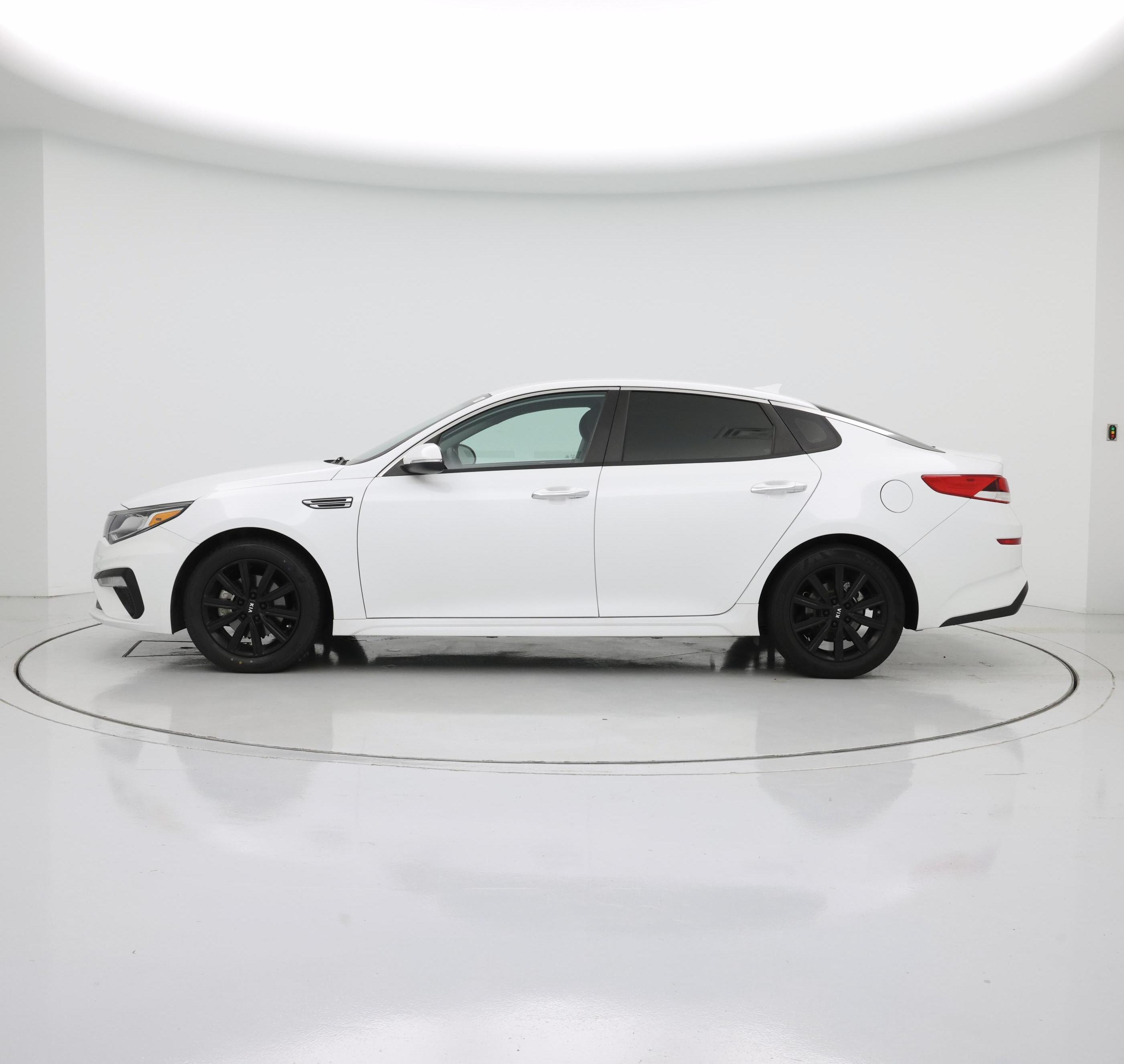 Thumbnail: 2020 Kia Optima - 3