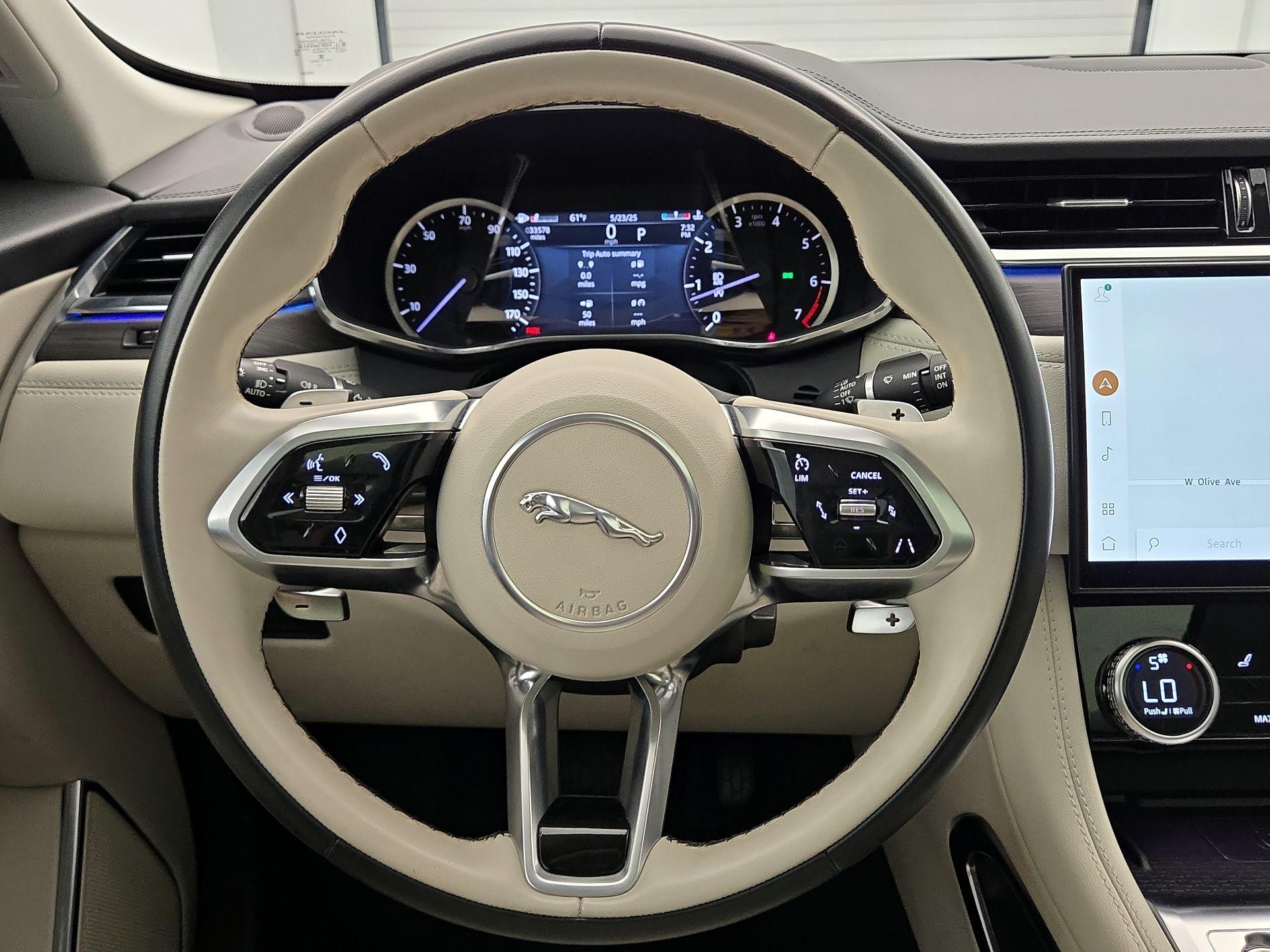 Thumbnail: 2023 Jaguar F-Pace - 10