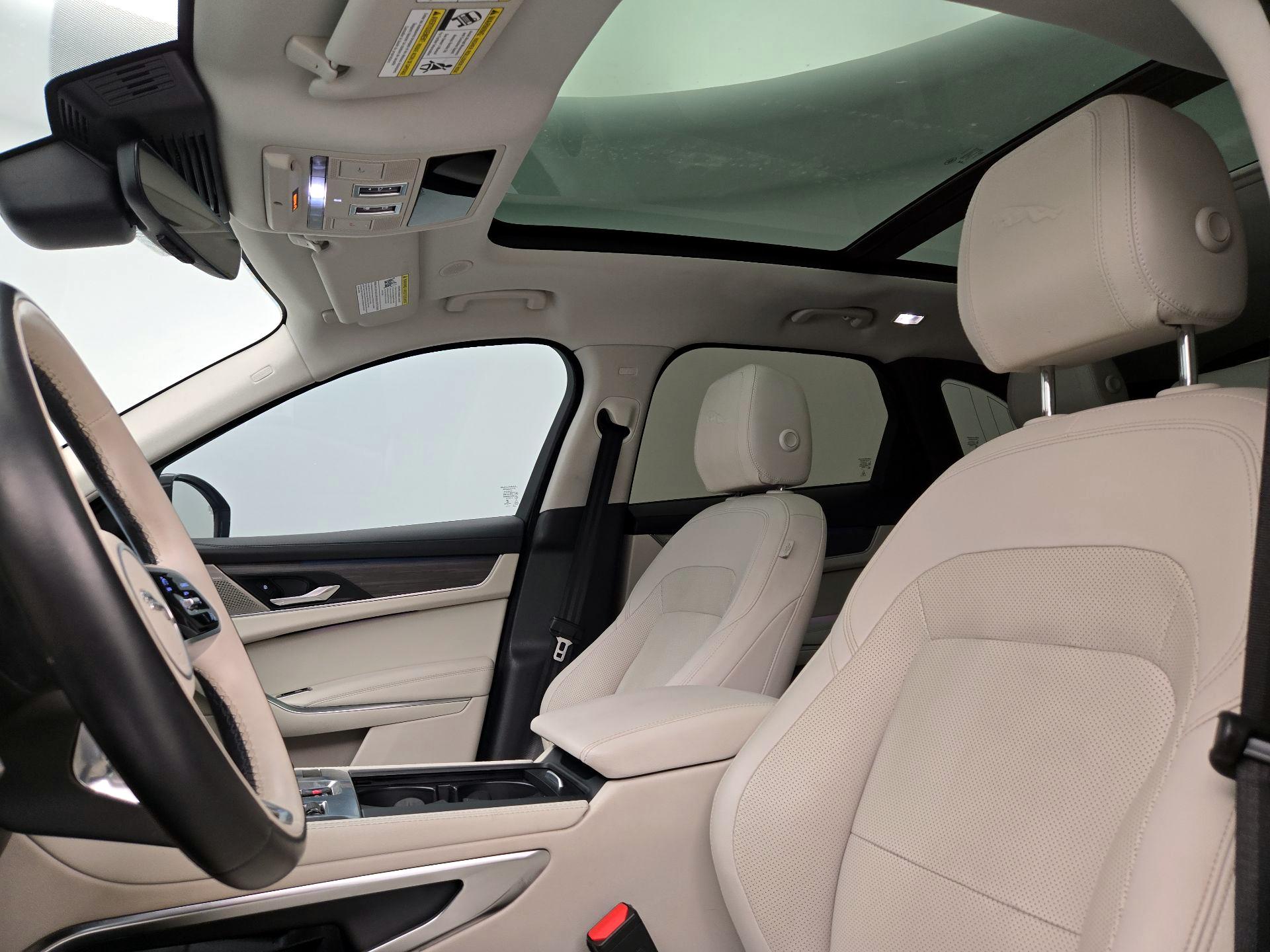 Thumbnail: 2023 Jaguar F-Pace - 20