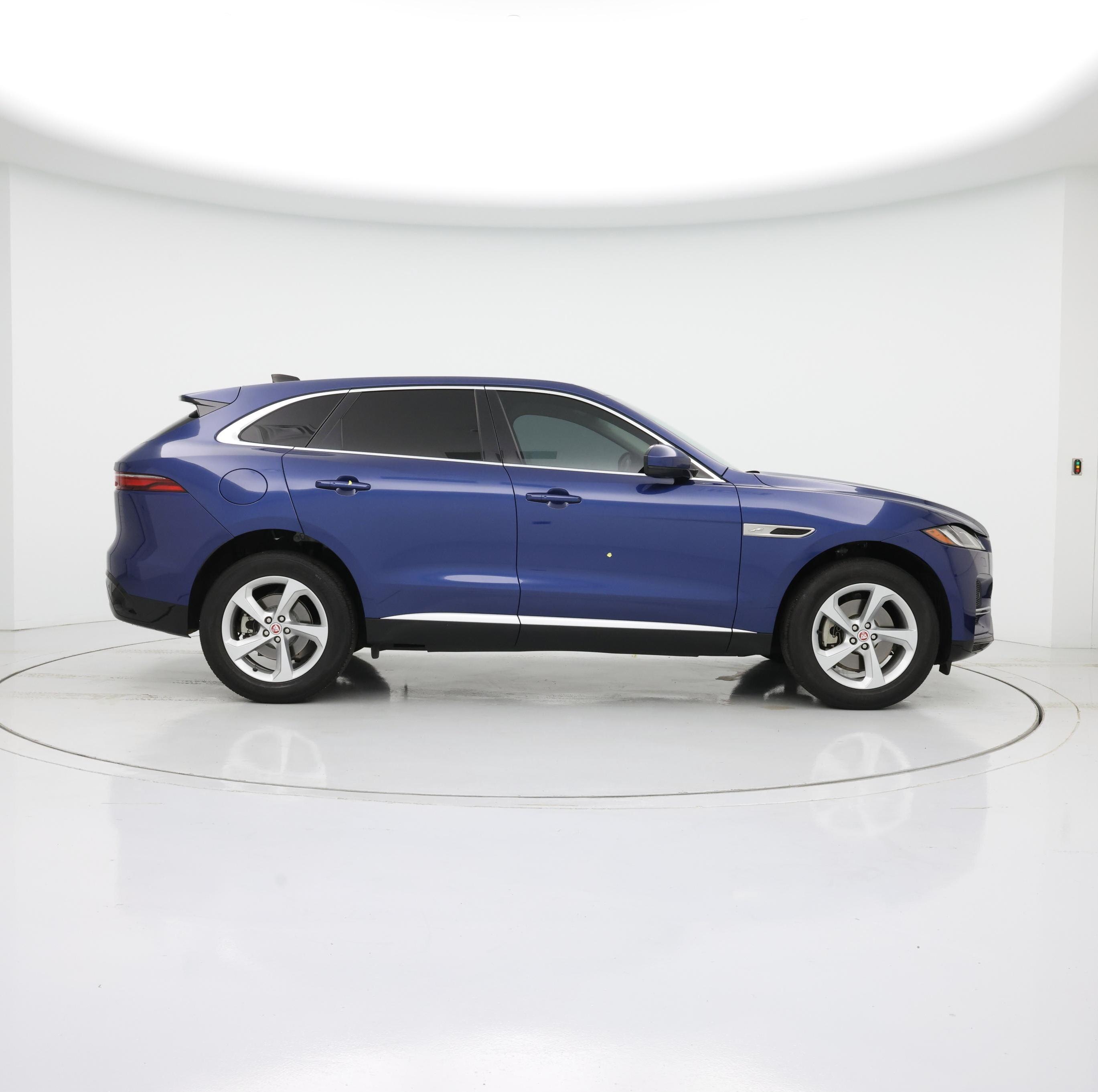Thumbnail: 2023 Jaguar F-Pace - 7