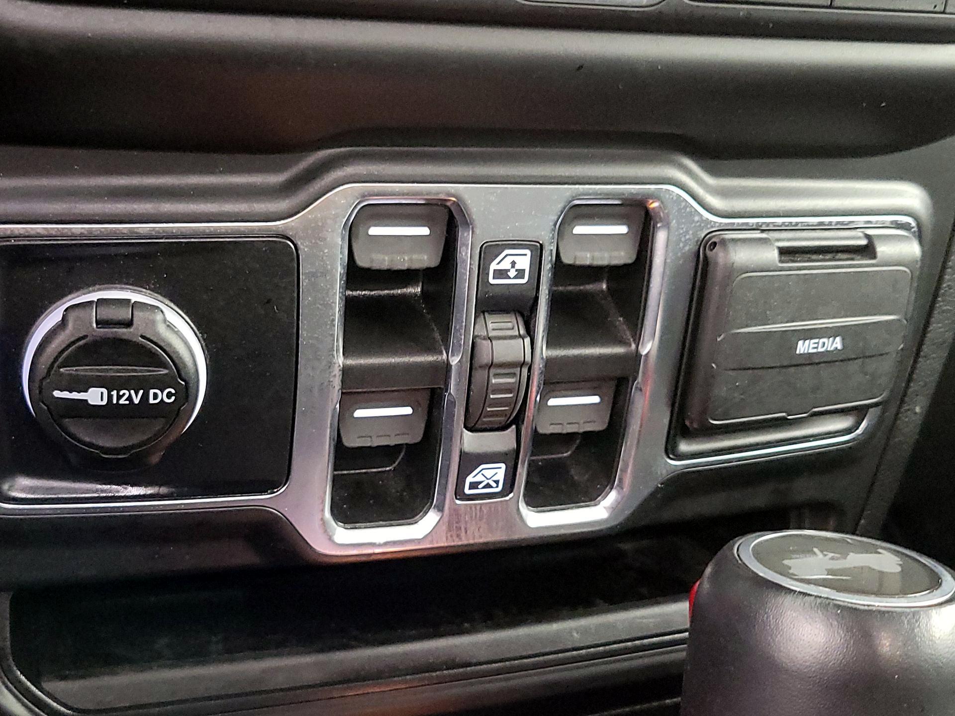Thumbnail: 2021 Jeep Wrangler - 19