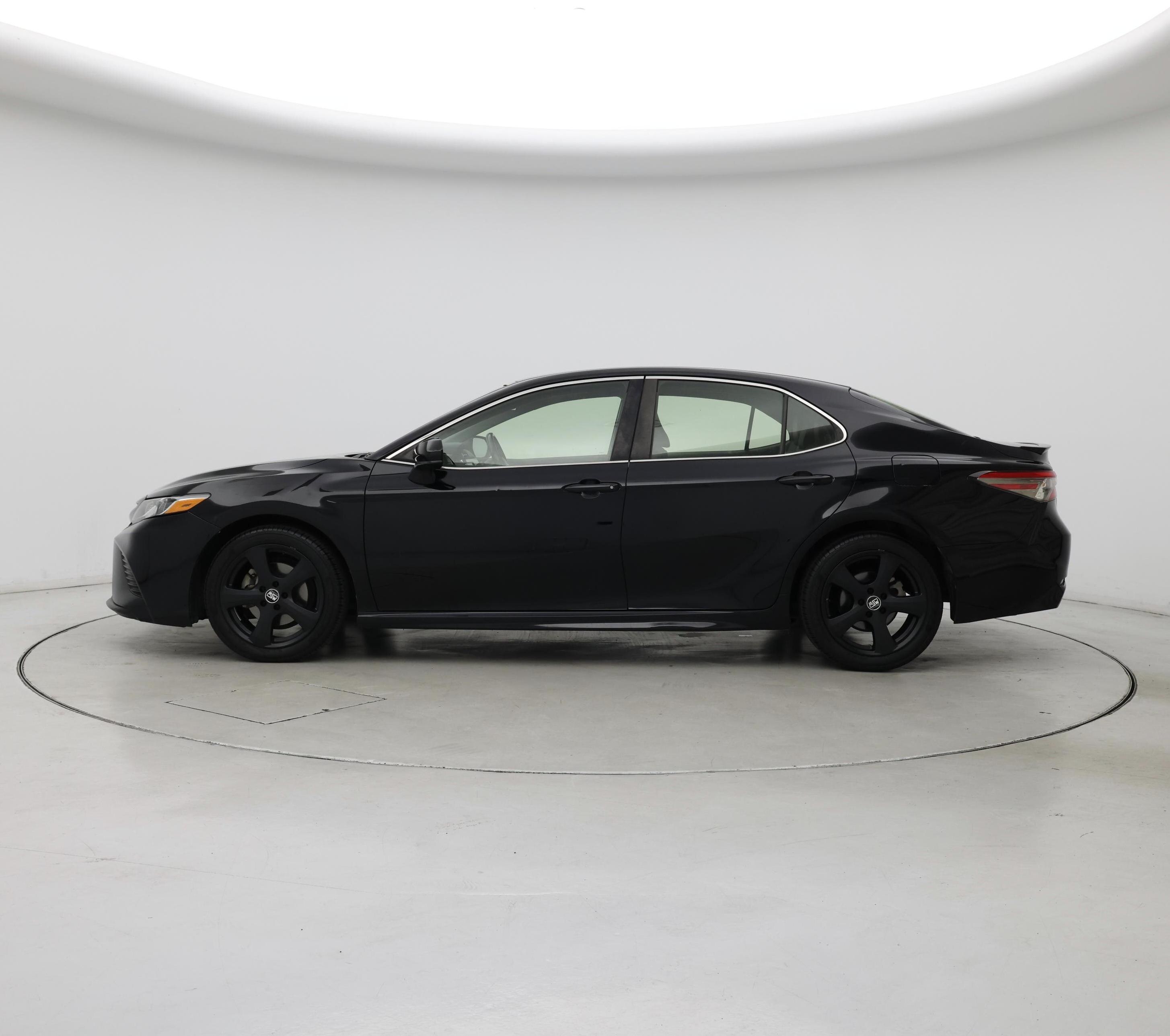 Thumbnail: 2018 Toyota Camry - 3
