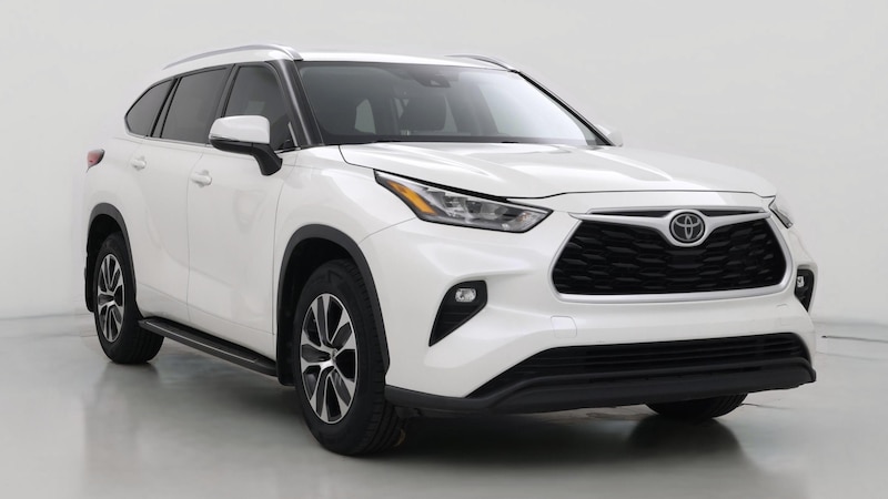 2020 Toyota Highlander XLE Hero Image