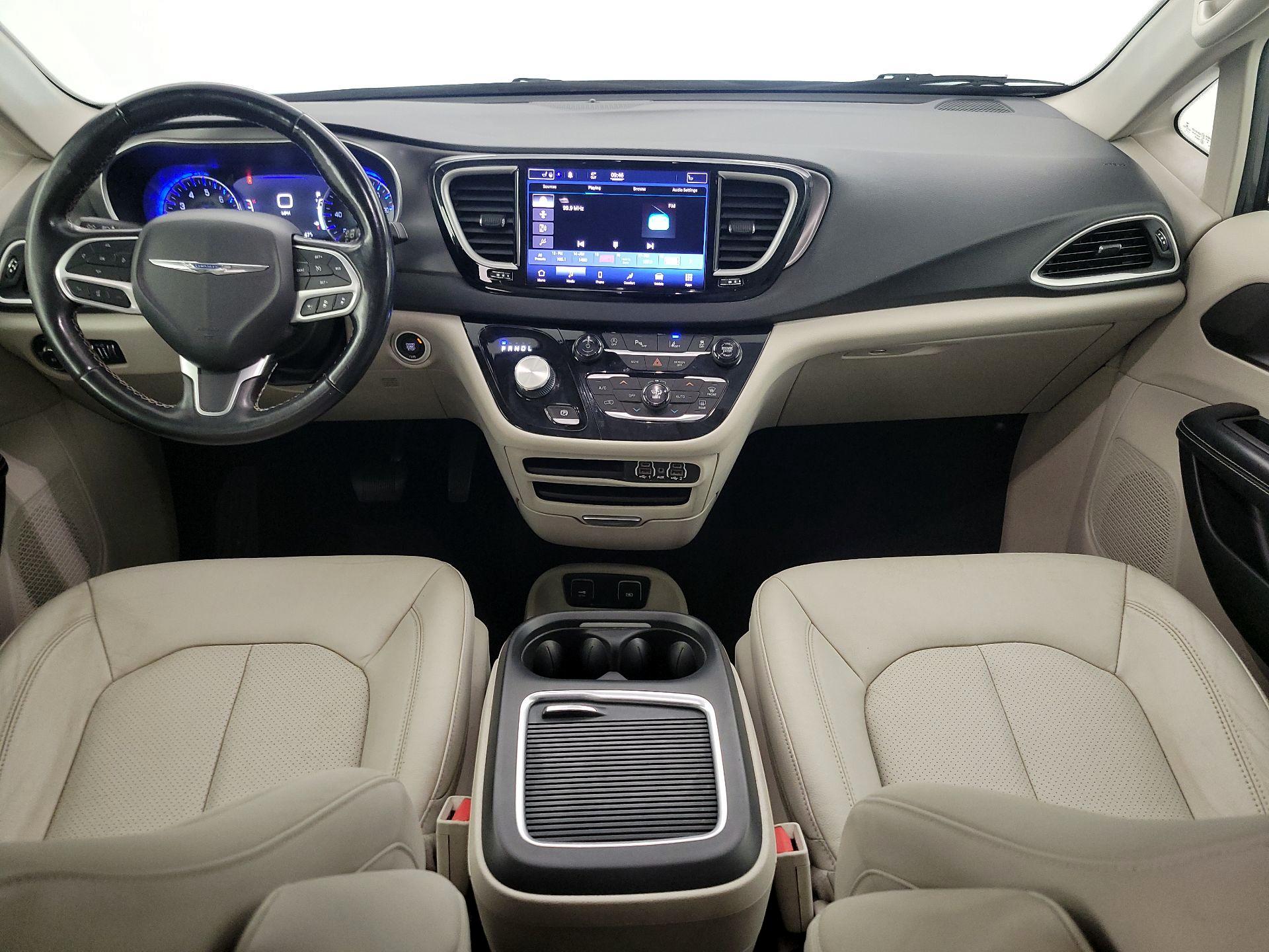 Thumbnail: 2021 Chrysler Pacifica - 9