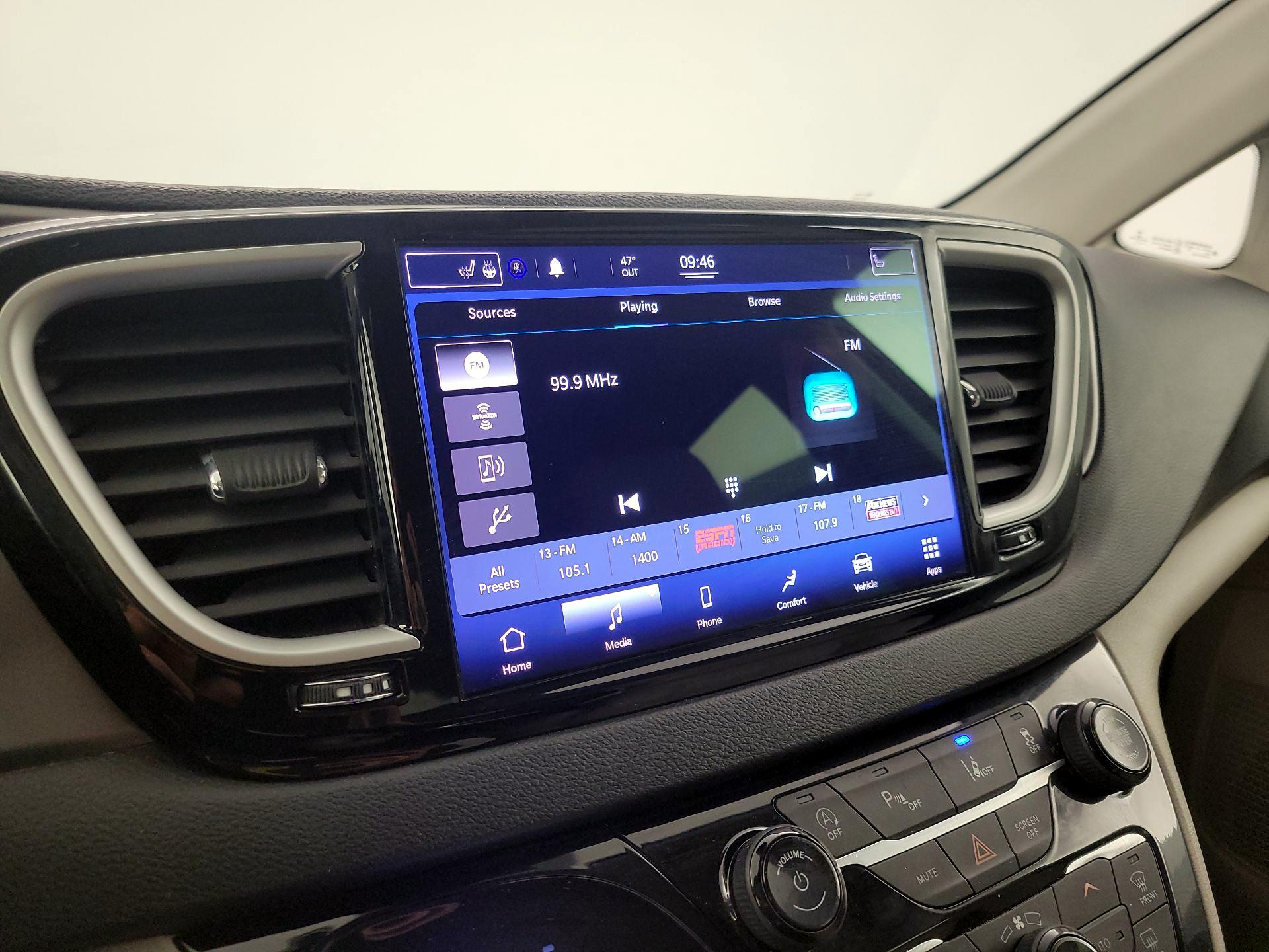 Thumbnail: 2021 Chrysler Pacifica - 15