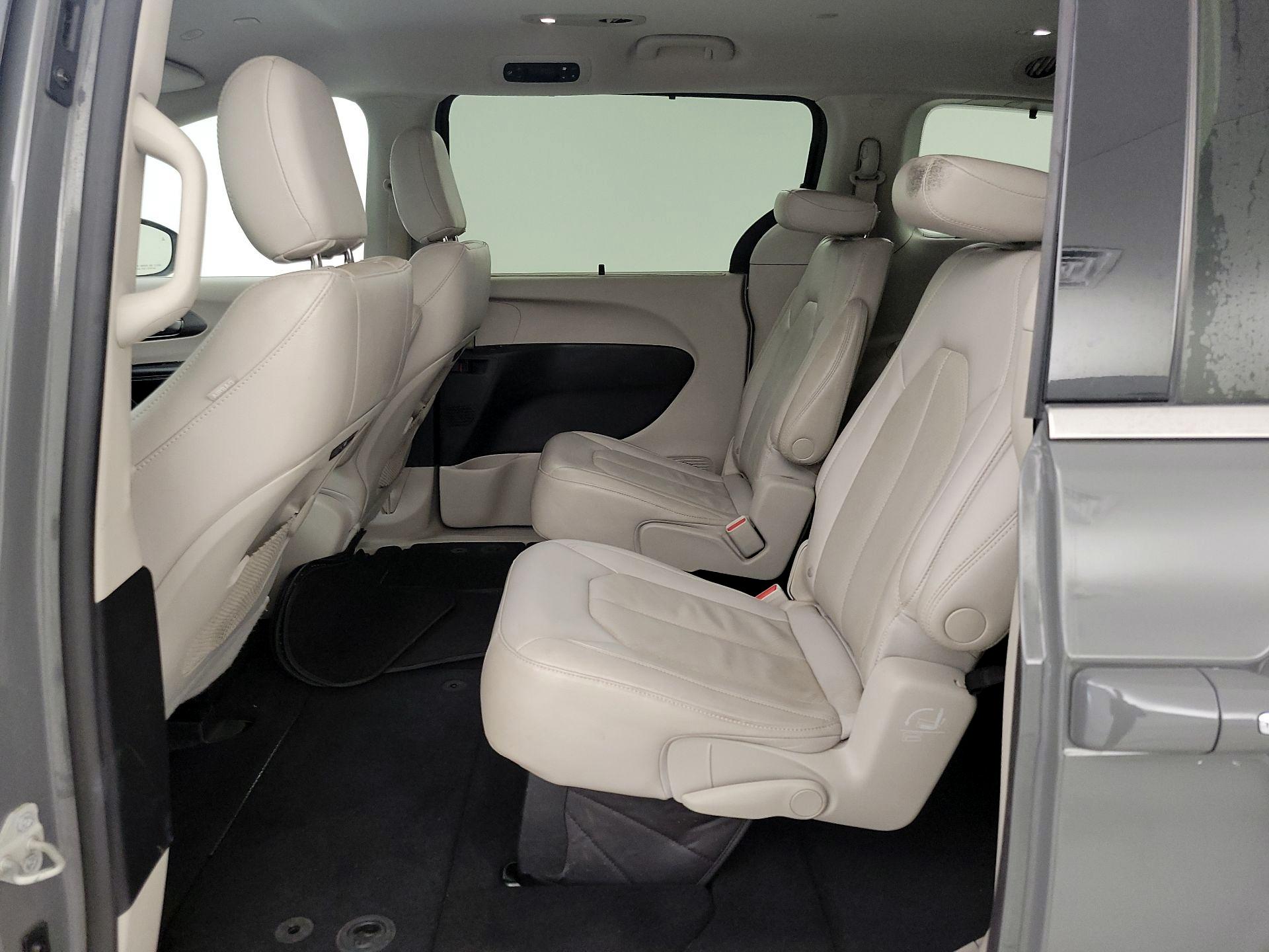 Thumbnail: 2021 Chrysler Pacifica - 19