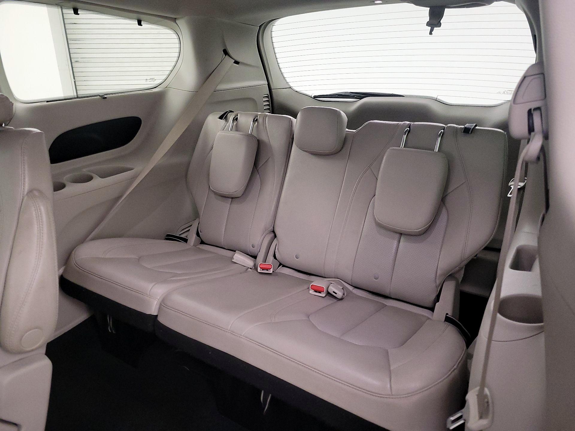 Thumbnail: 2021 Chrysler Pacifica - 20