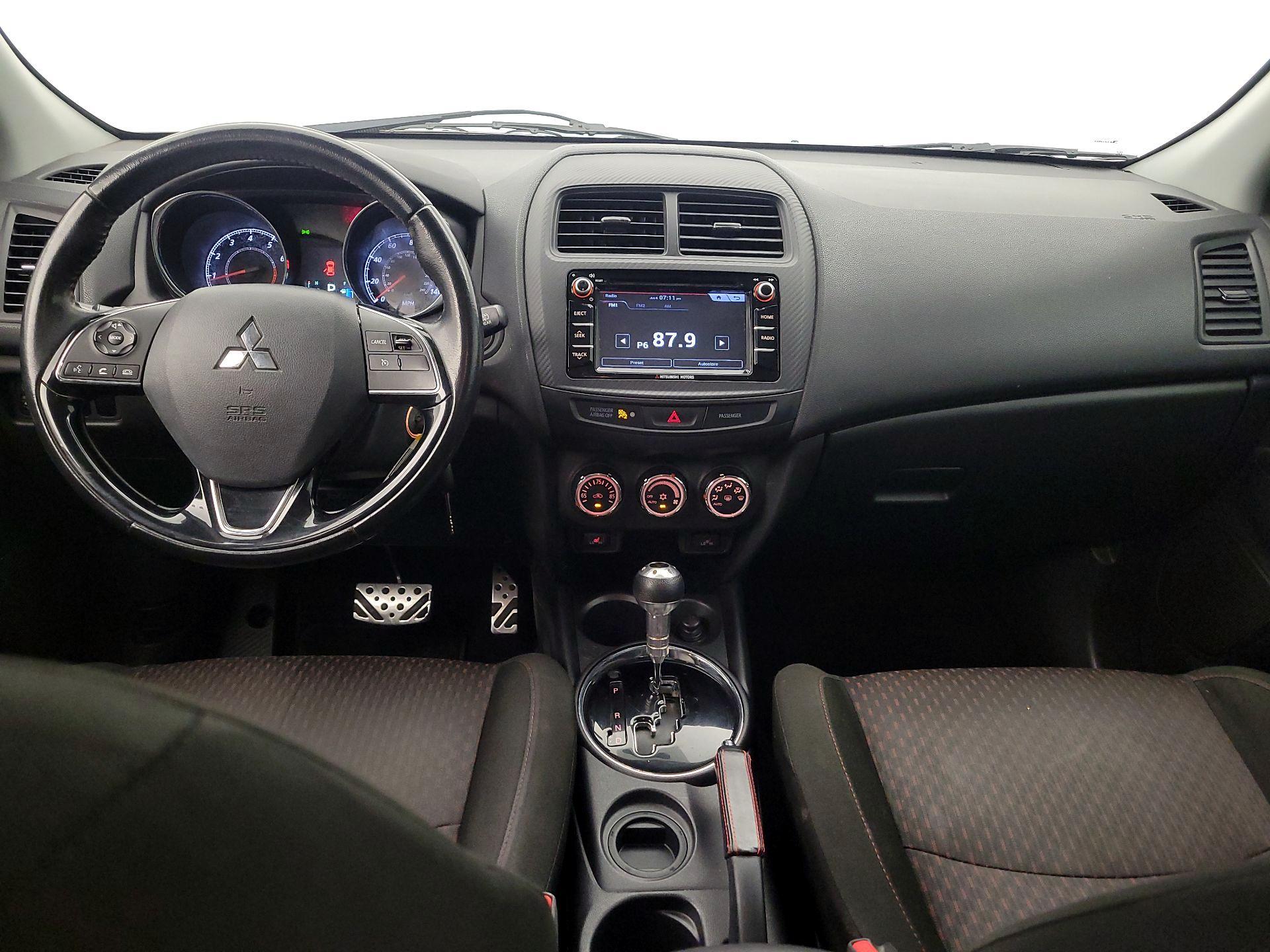 Thumbnail: 2017 Mitsubishi Outlander Sport - 9
