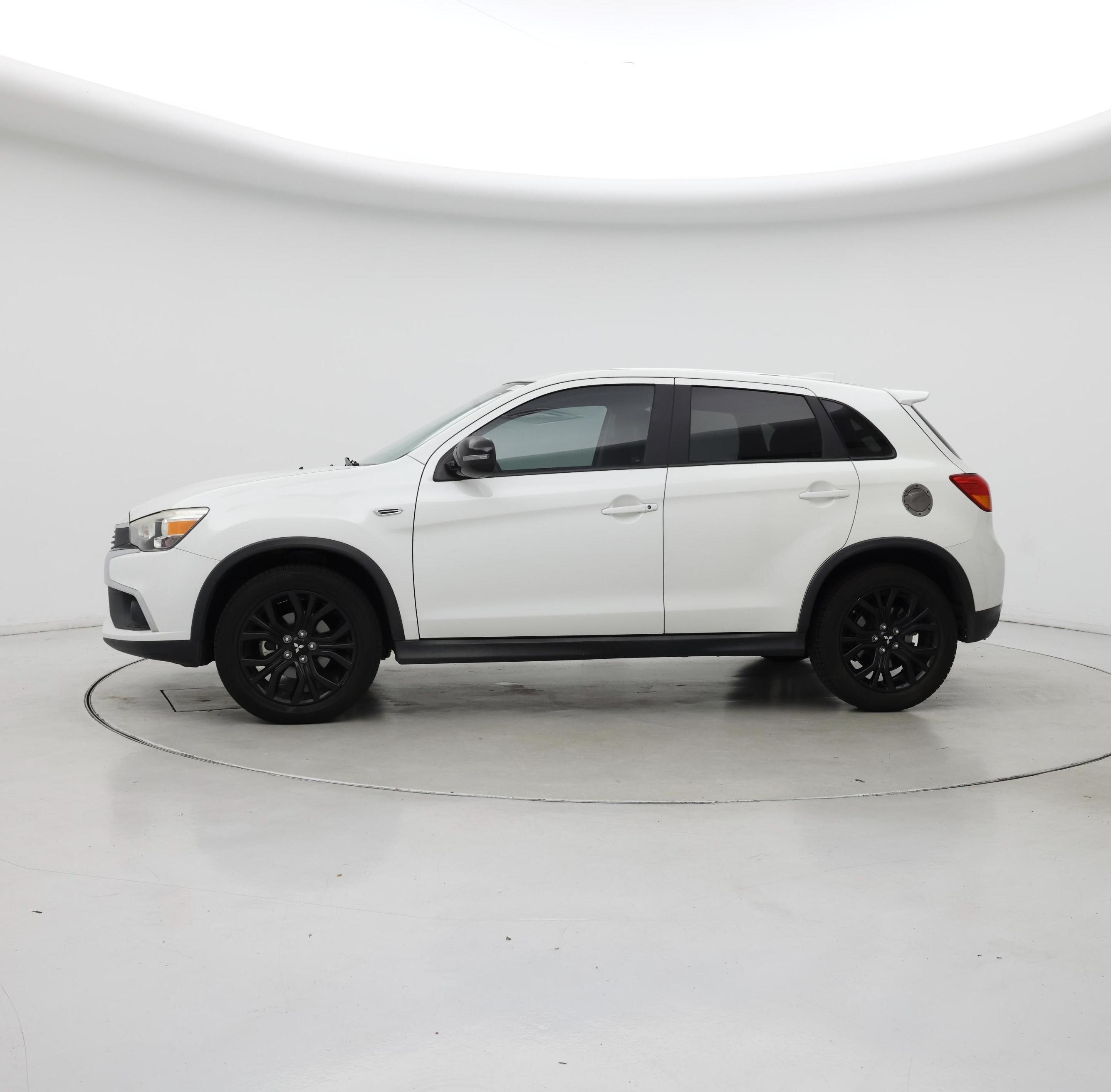 Thumbnail: 2017 Mitsubishi Outlander Sport - 3
