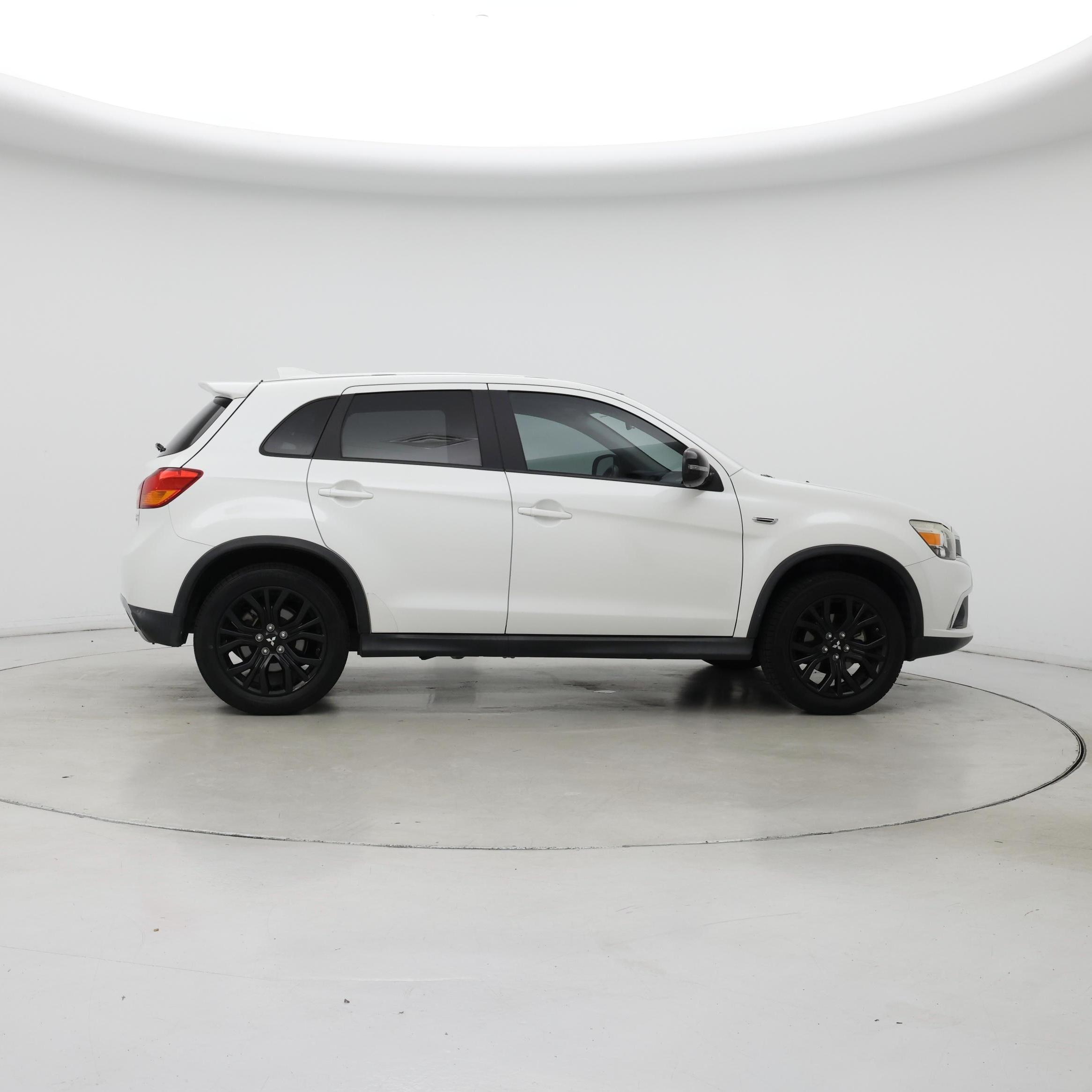 Thumbnail: 2017 Mitsubishi Outlander Sport - 7