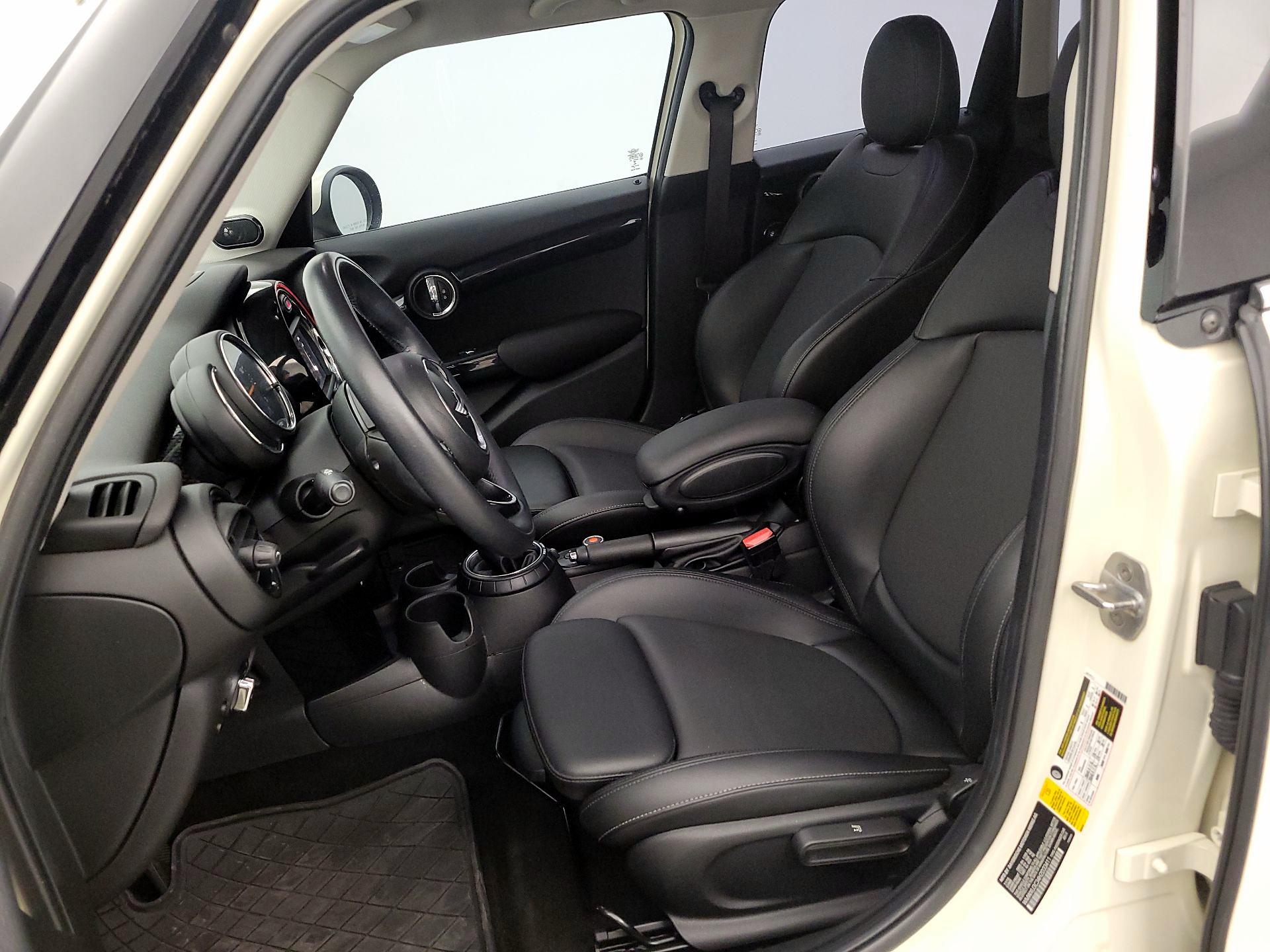 Thumbnail: 2017 MINI Cooper Hardtop - 11