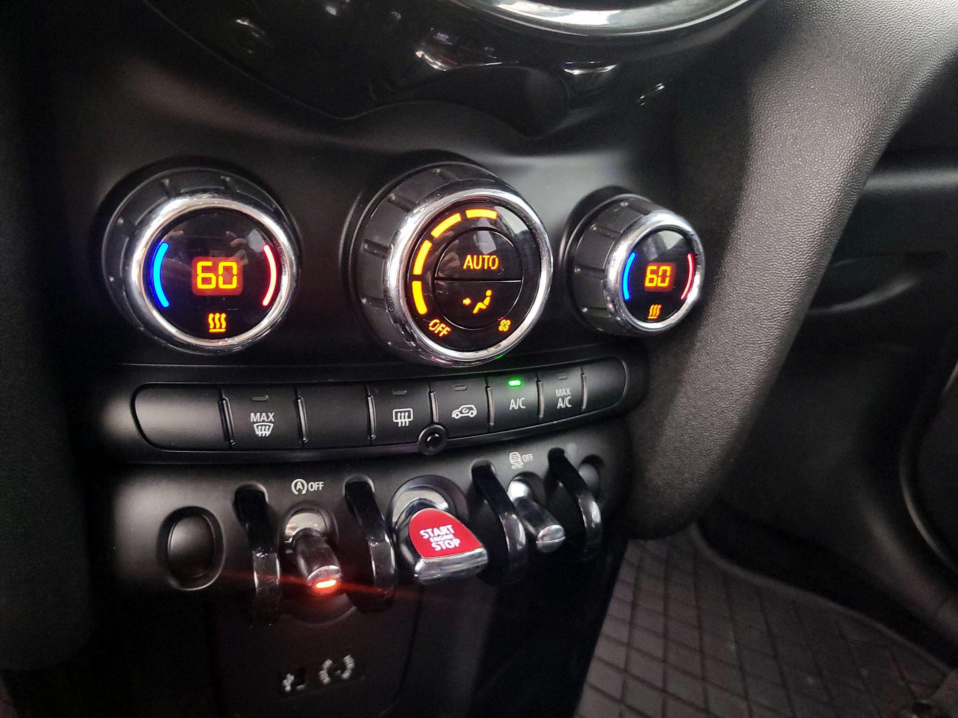 Thumbnail: 2017 MINI Cooper Hardtop - 15