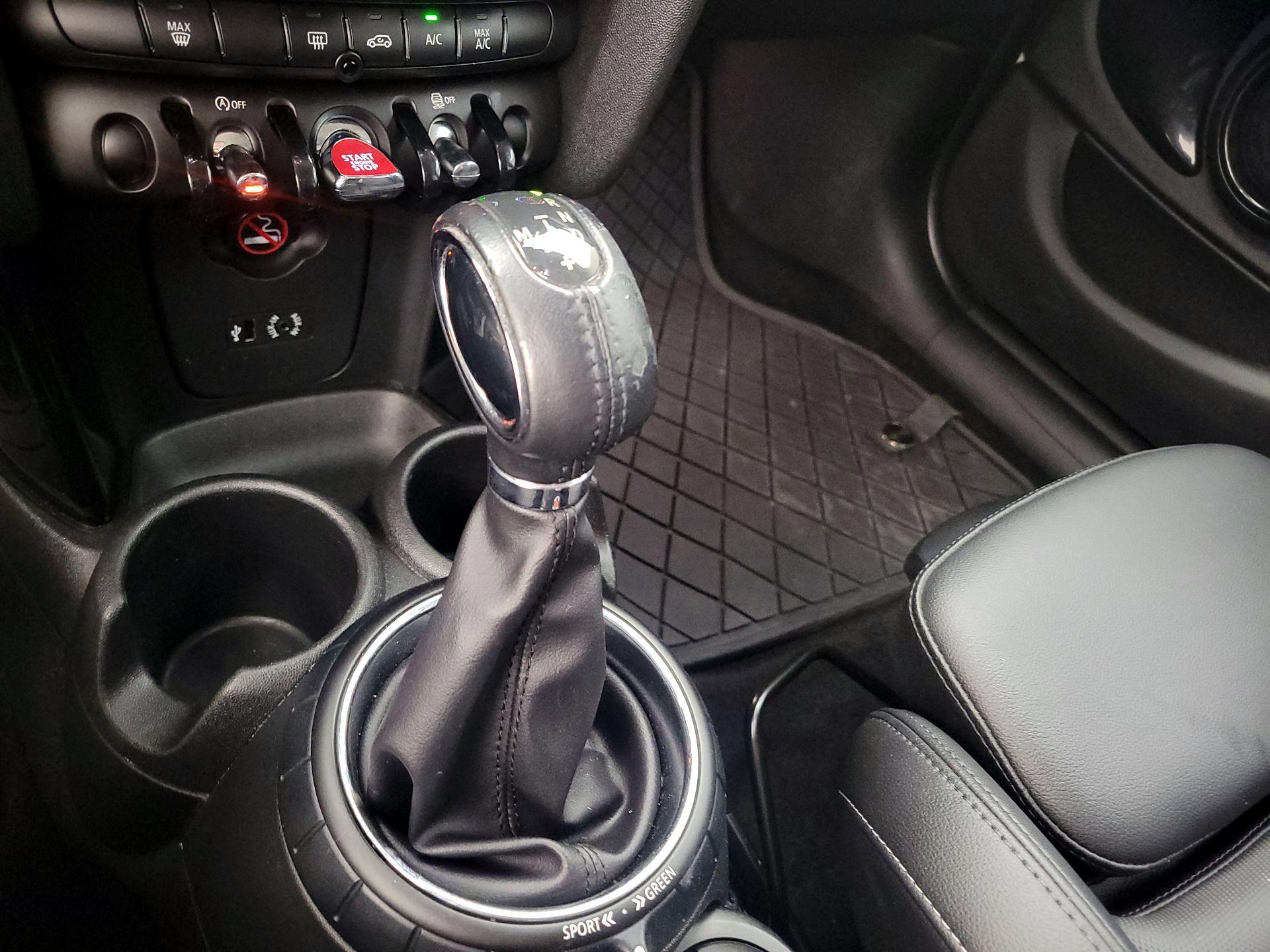 Thumbnail: 2017 MINI Cooper Hardtop - 16