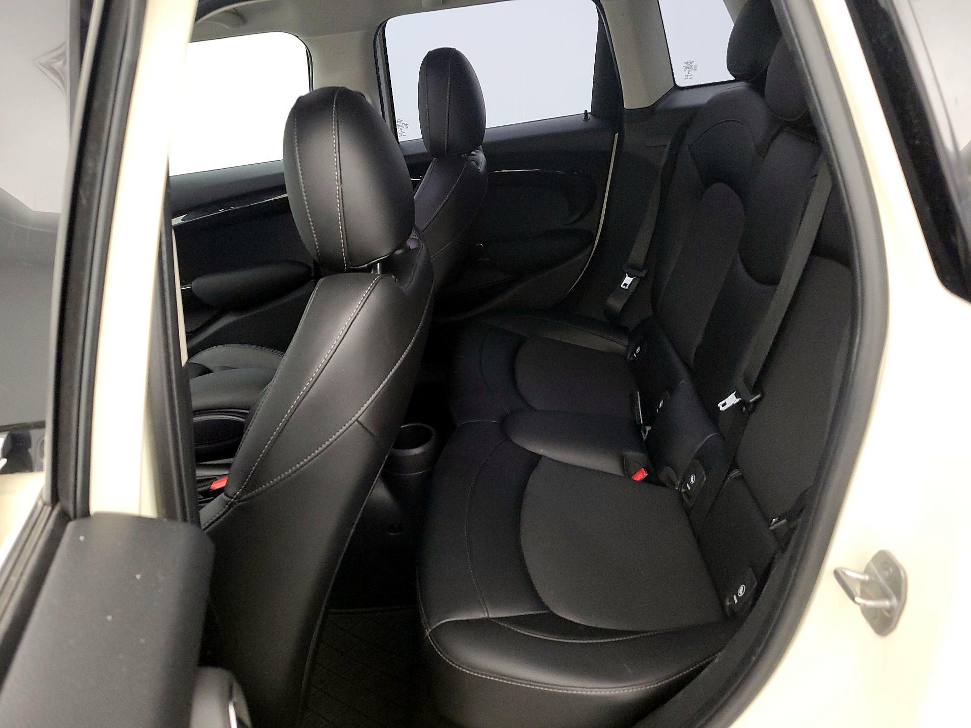 Thumbnail: 2017 MINI Cooper Hardtop - 18