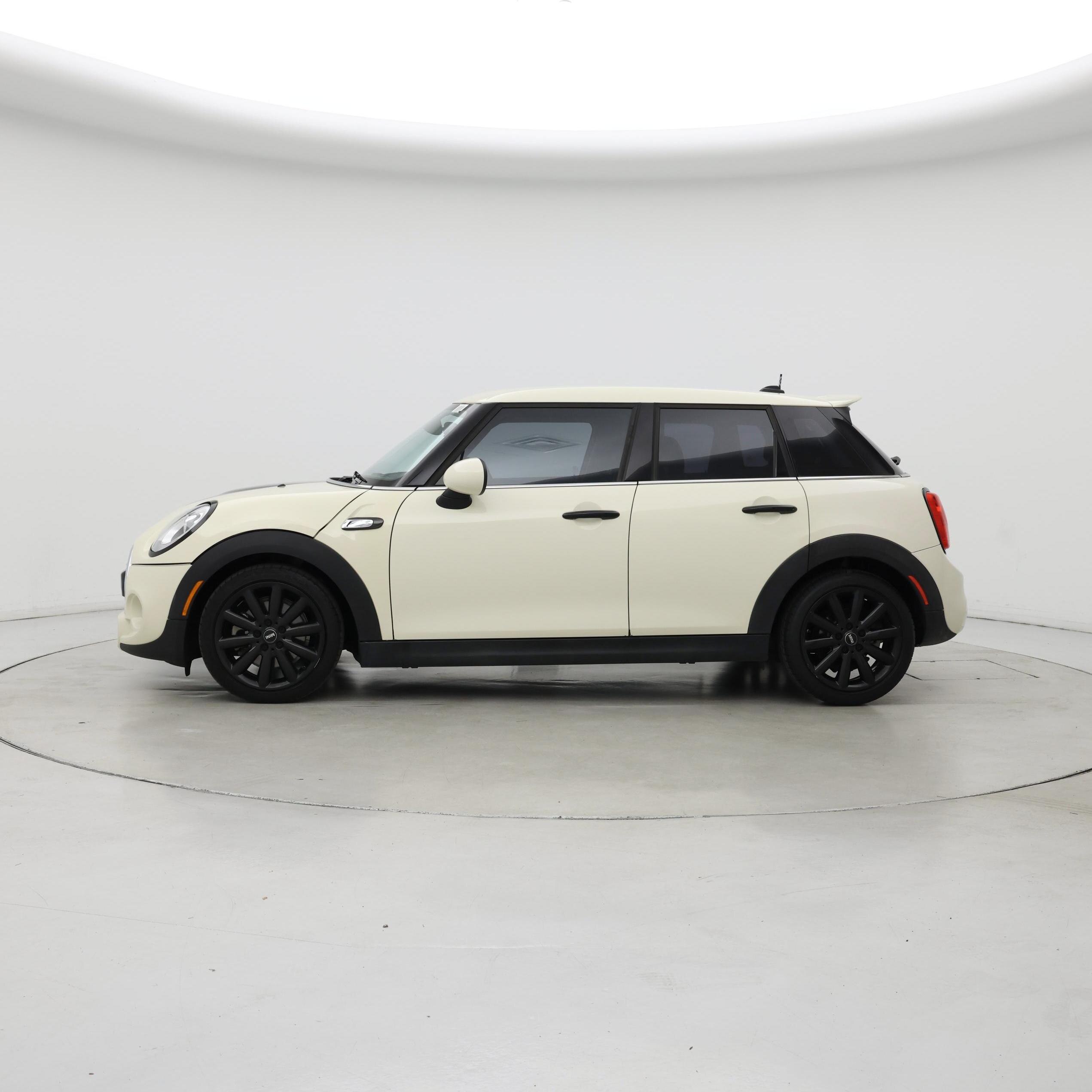 Thumbnail: 2017 MINI Cooper Hardtop - 3