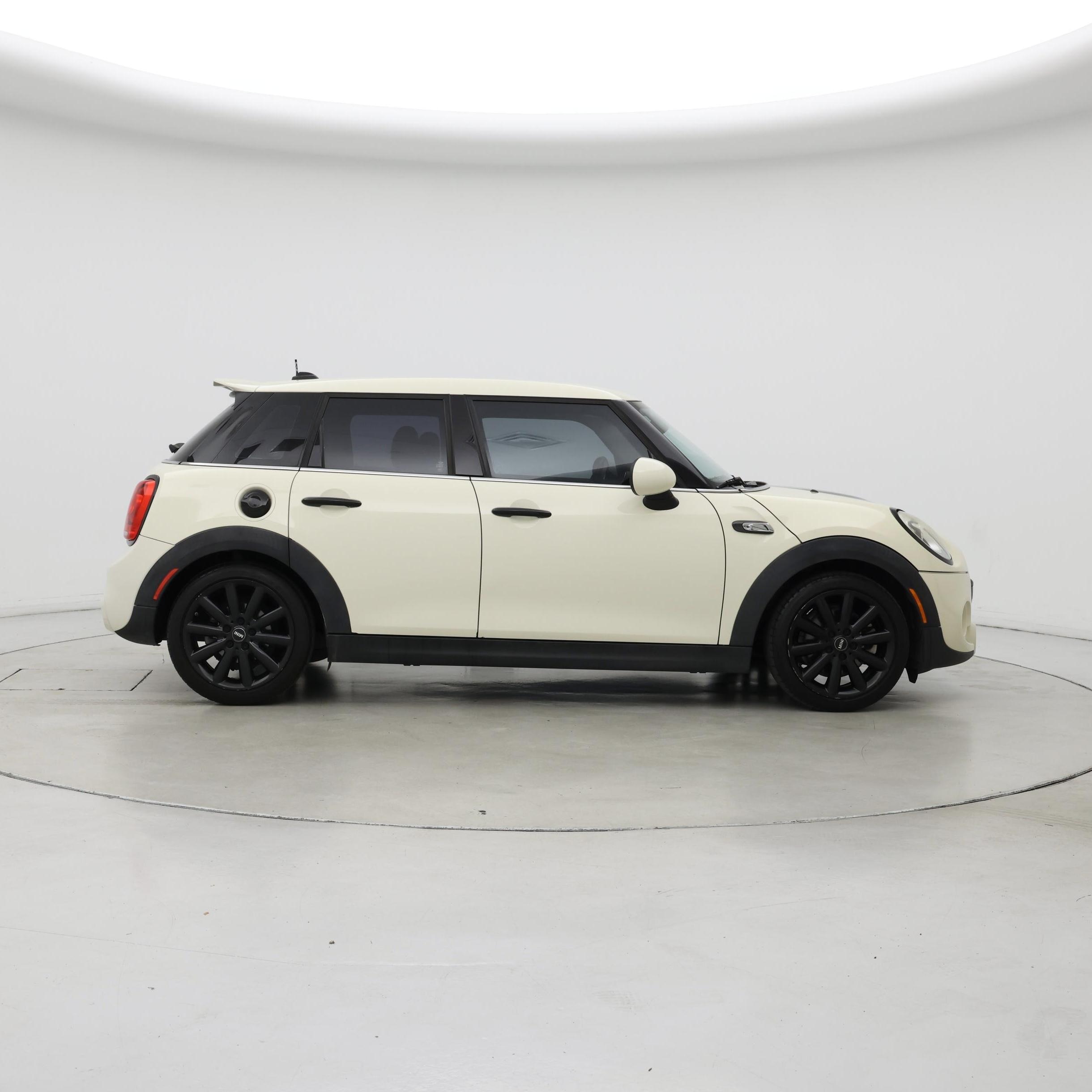 Thumbnail: 2017 MINI Cooper Hardtop - 7