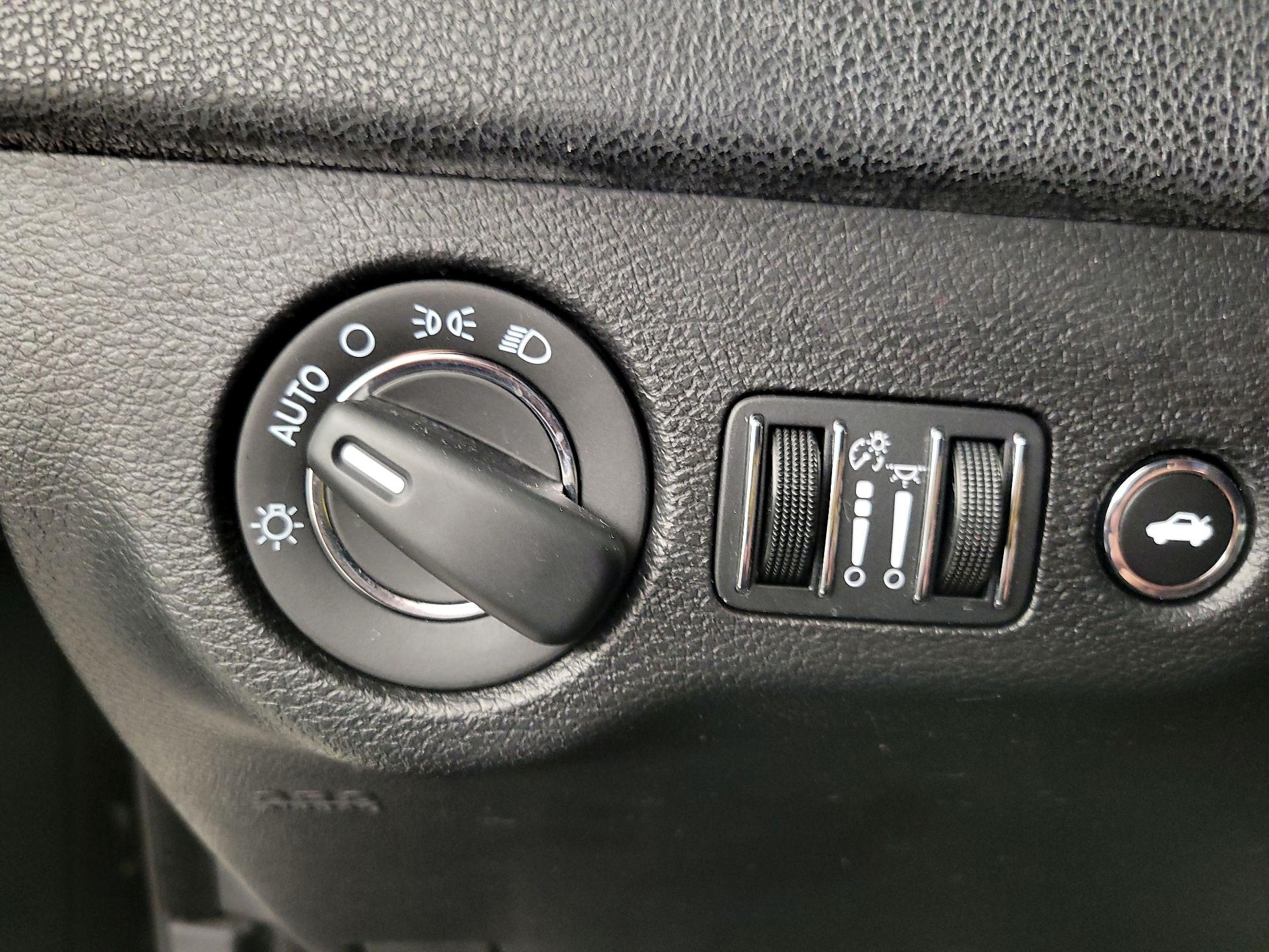 Thumbnail: 2019 Chrysler 300 - 13