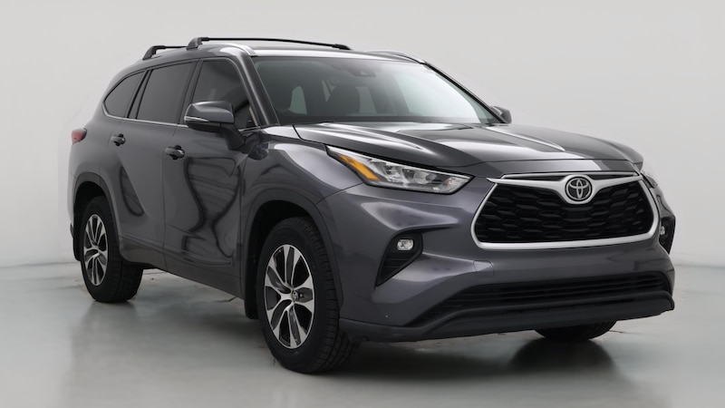 2020 Toyota Highlander XLE Hero Image