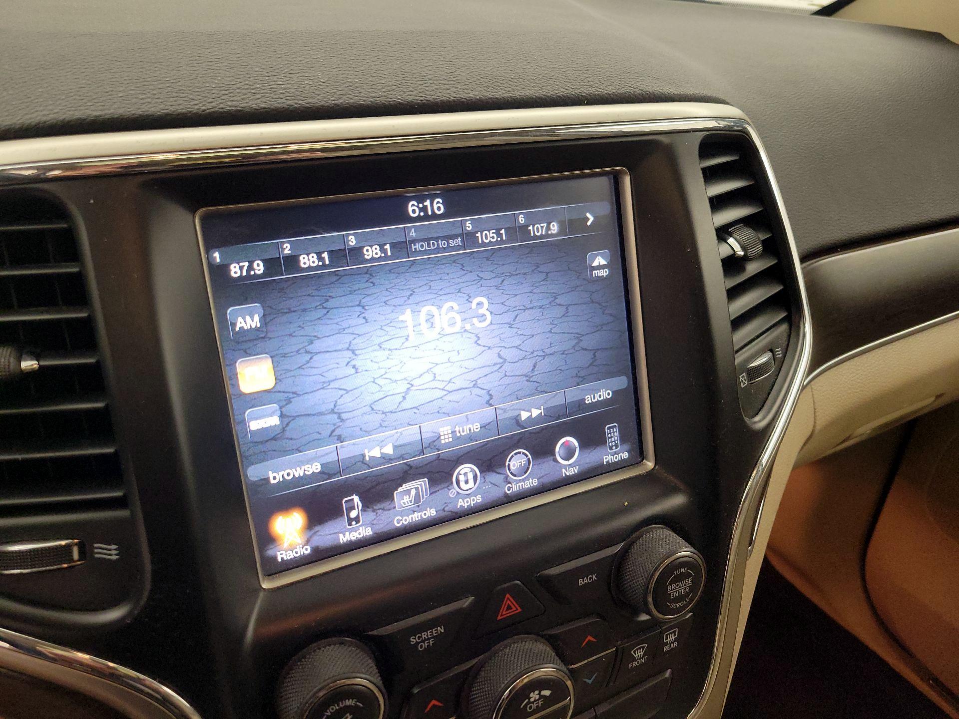 Thumbnail: 2015 Jeep Grand Cherokee - 15