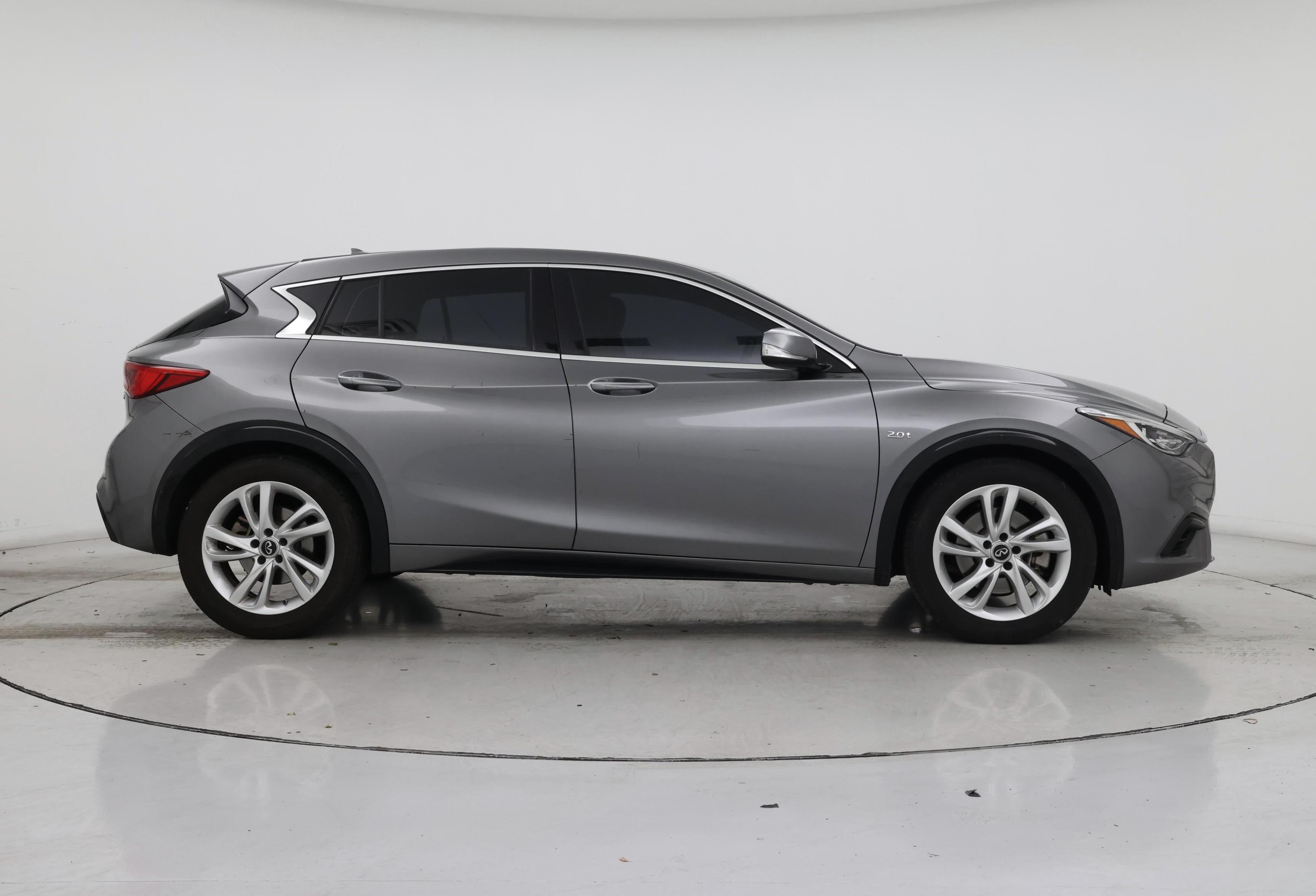 Thumbnail: 2018 INFINITI QX30 - 7