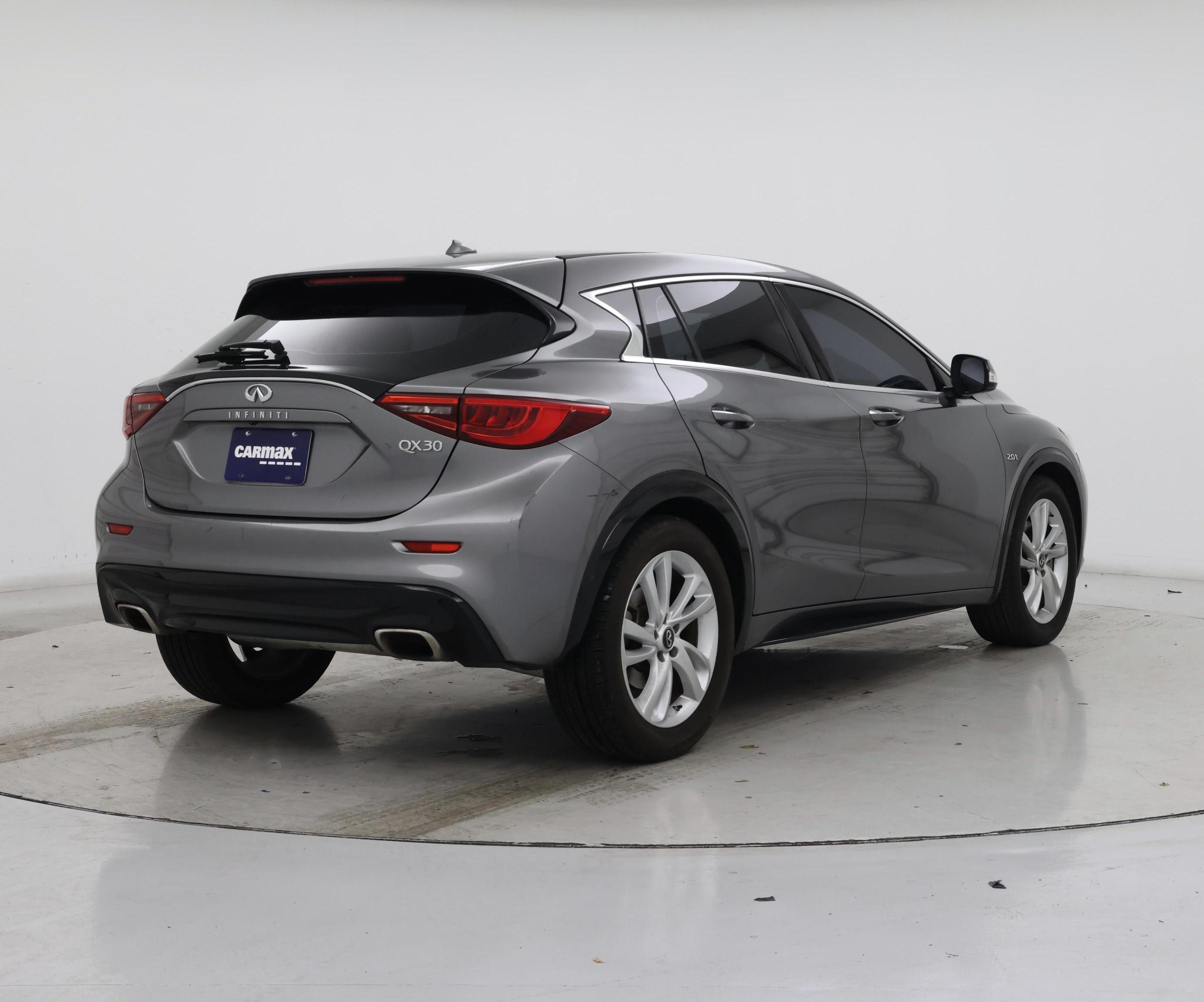 Thumbnail: 2018 INFINITI QX30 - 8