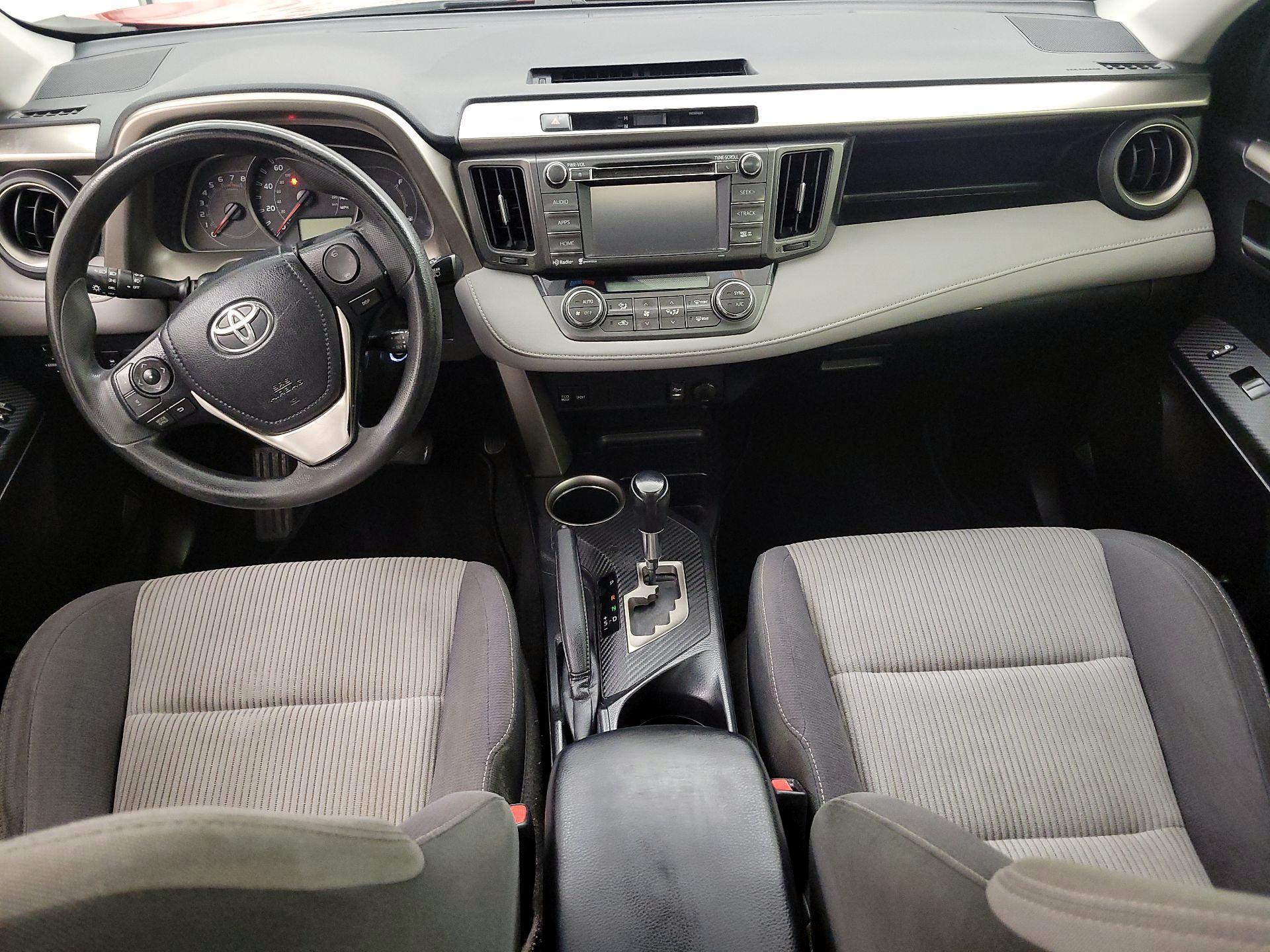 Thumbnail: 2015 Toyota RAV4 - 9