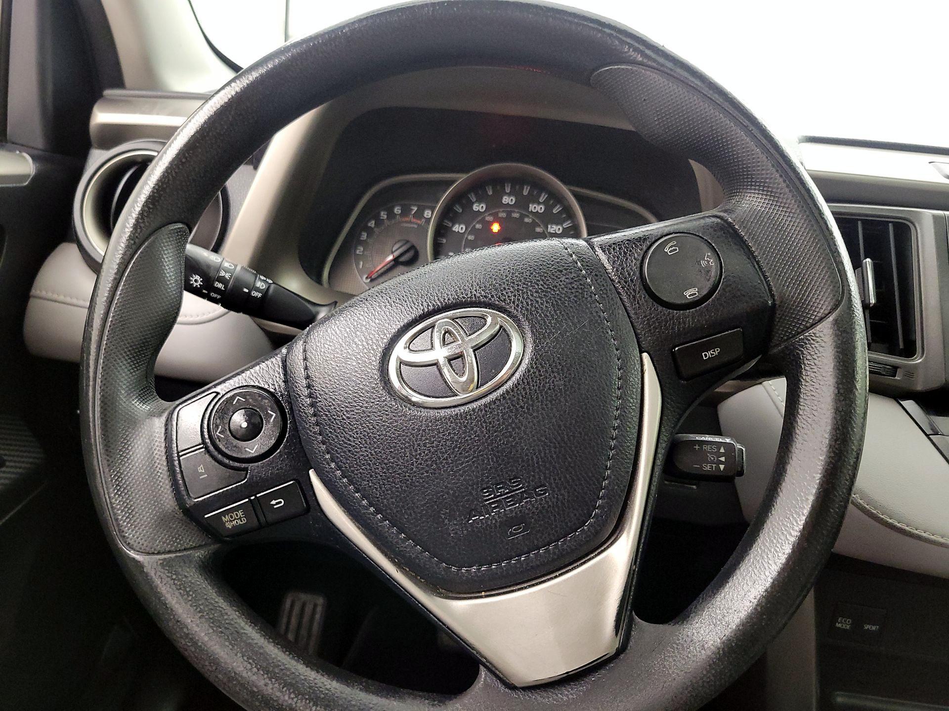 Thumbnail: 2015 Toyota RAV4 - 10