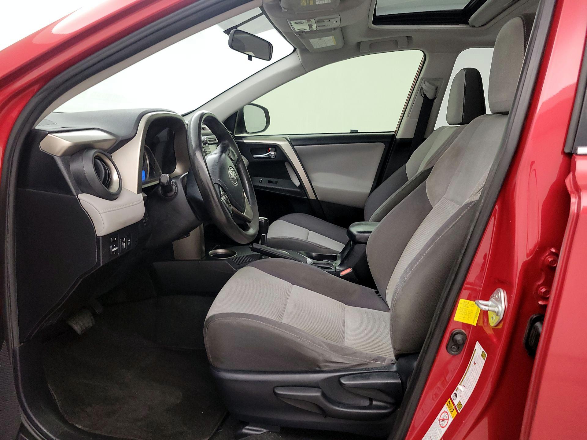 Thumbnail: 2015 Toyota RAV4 - 11
