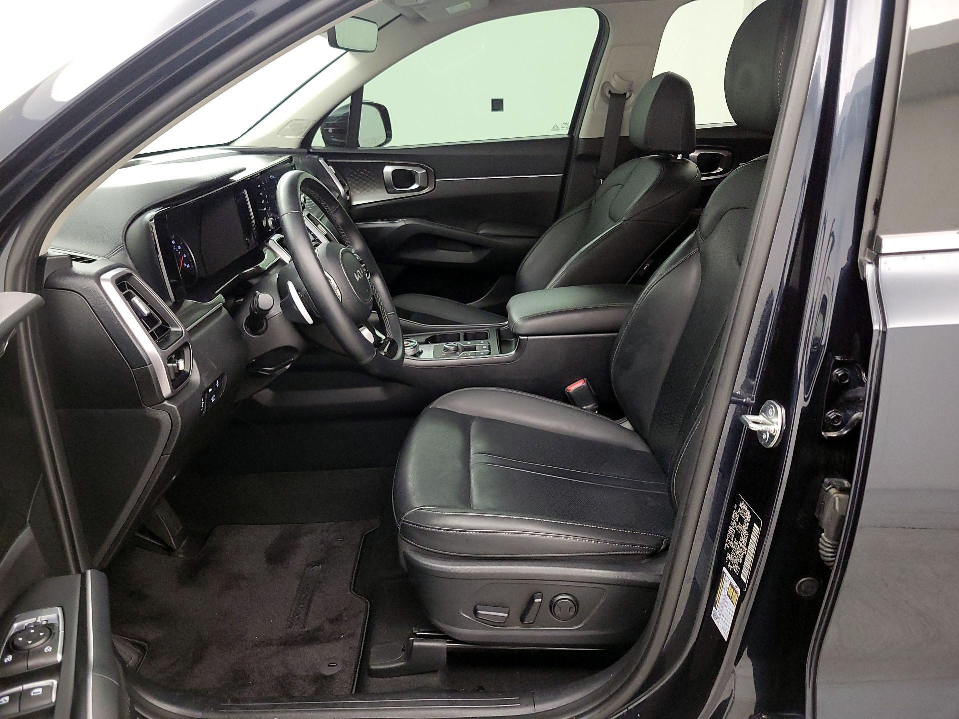 Thumbnail: 2023 Kia Sorento - 11