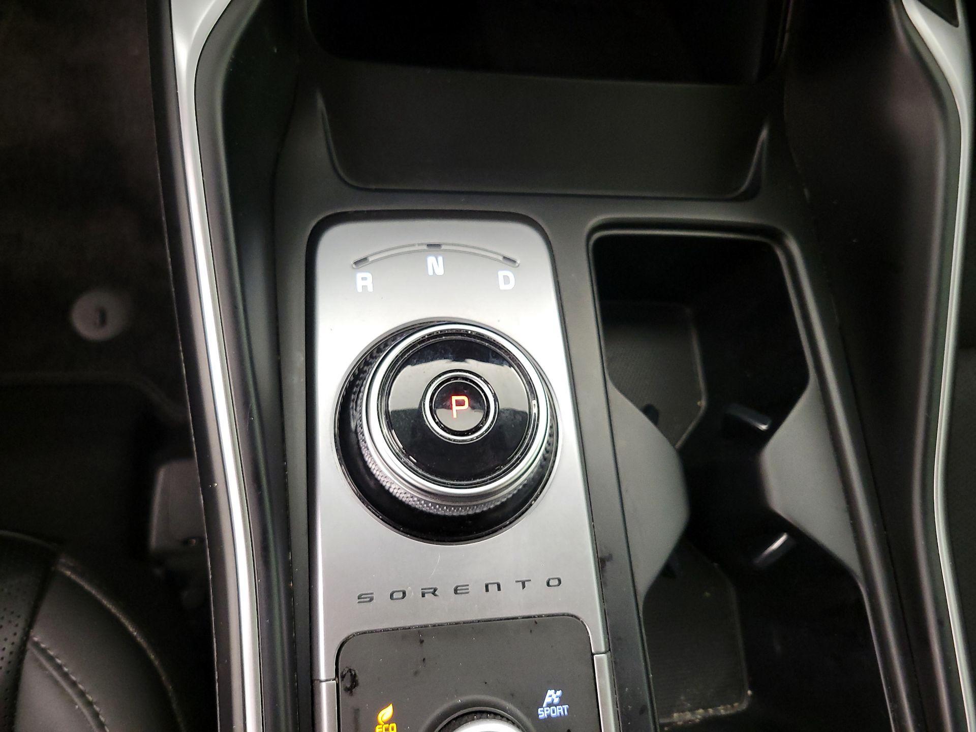 Thumbnail: 2023 Kia Sorento - 18