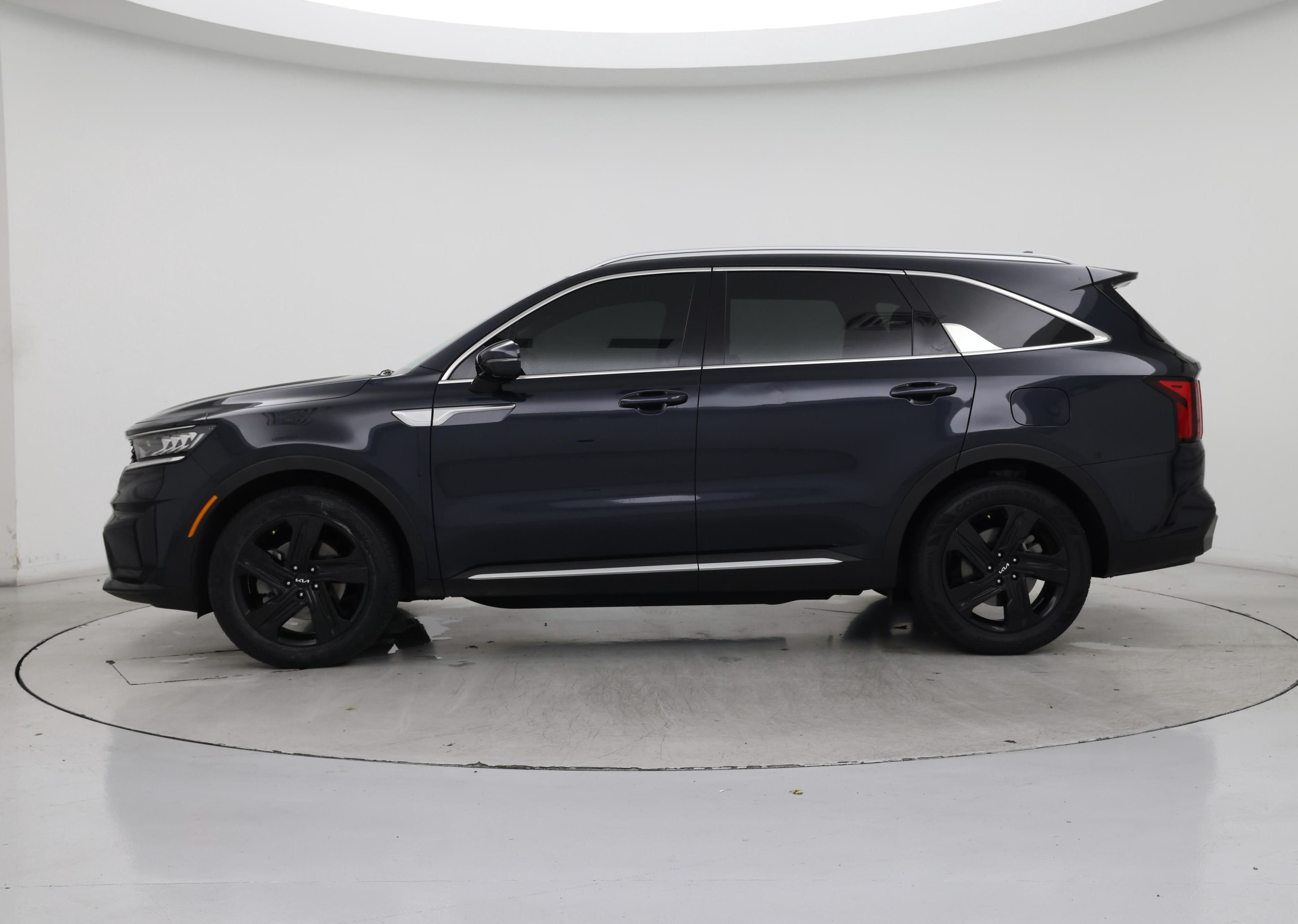 Thumbnail: 2023 Kia Sorento - 3