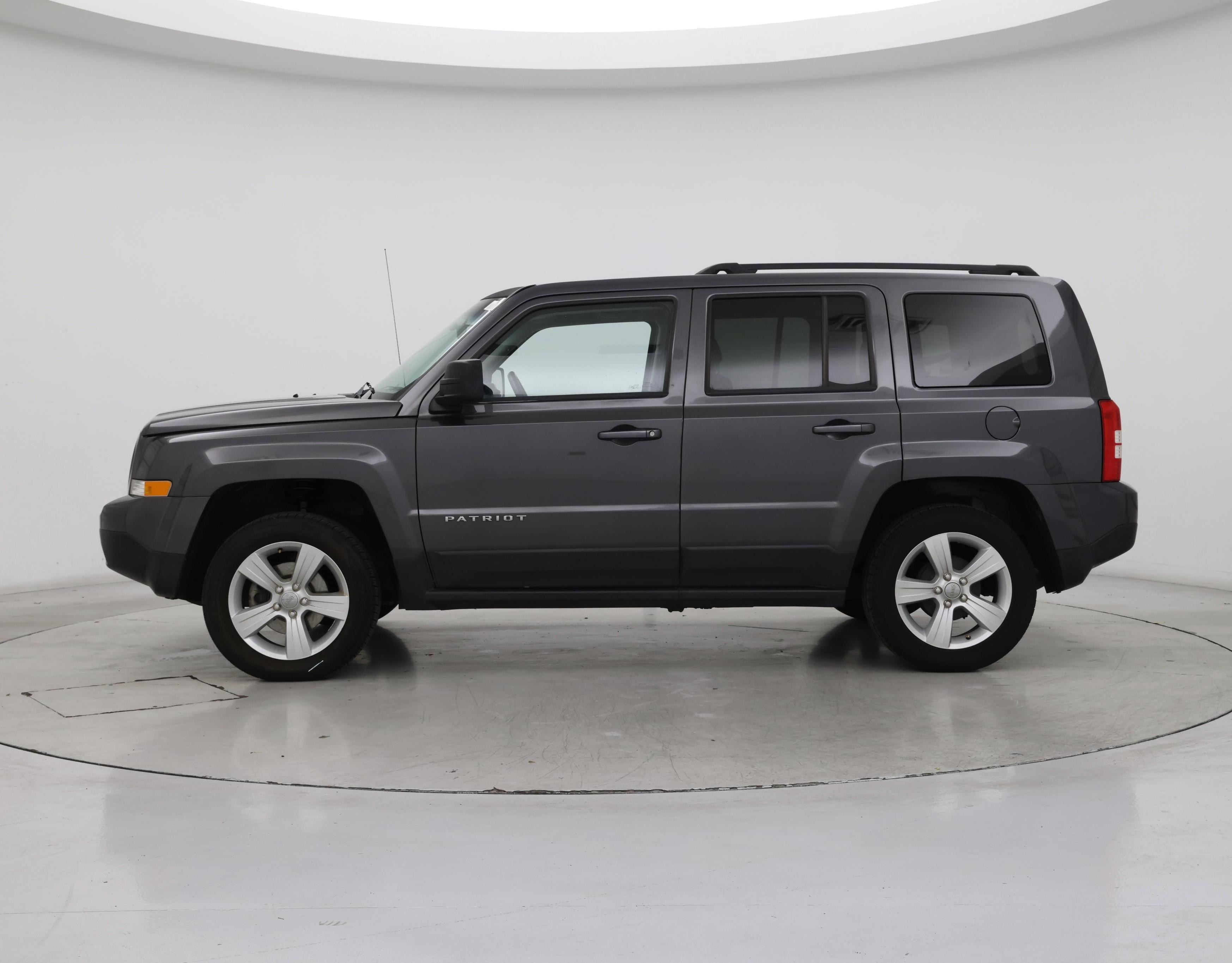 Thumbnail: 2017 Jeep Patriot - 3