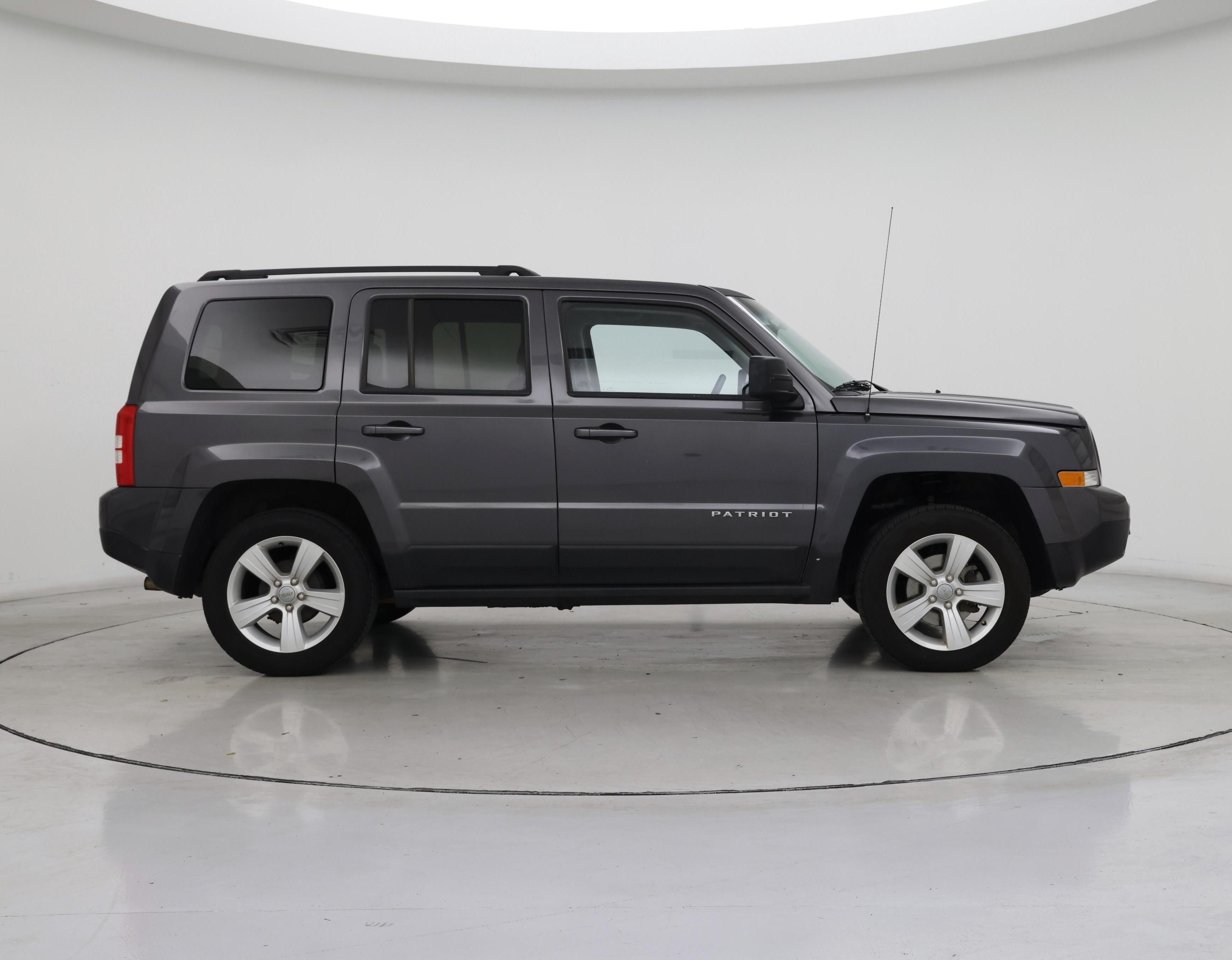 Thumbnail: 2017 Jeep Patriot - 7